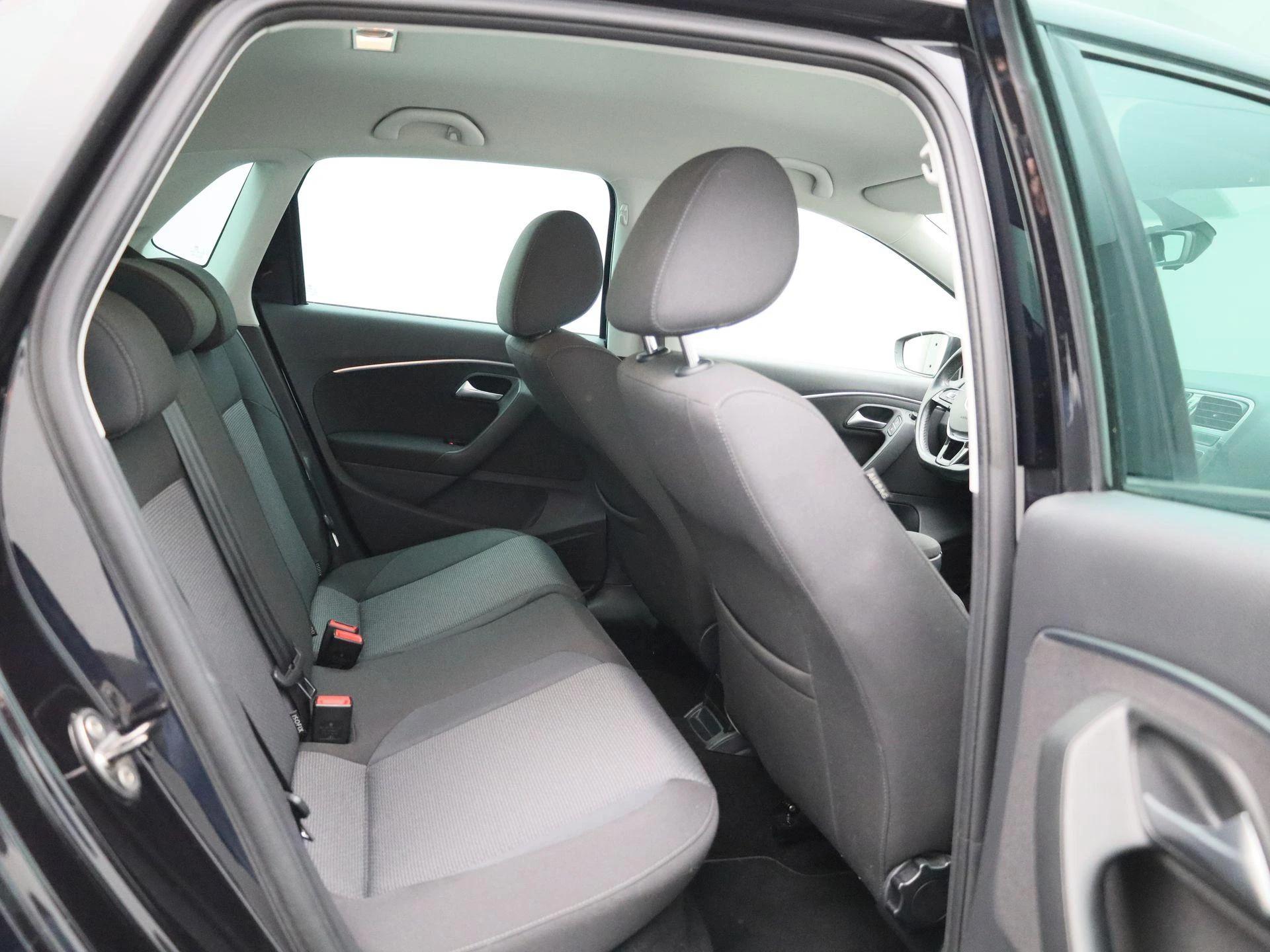 Volkswagen-Polo-image-30