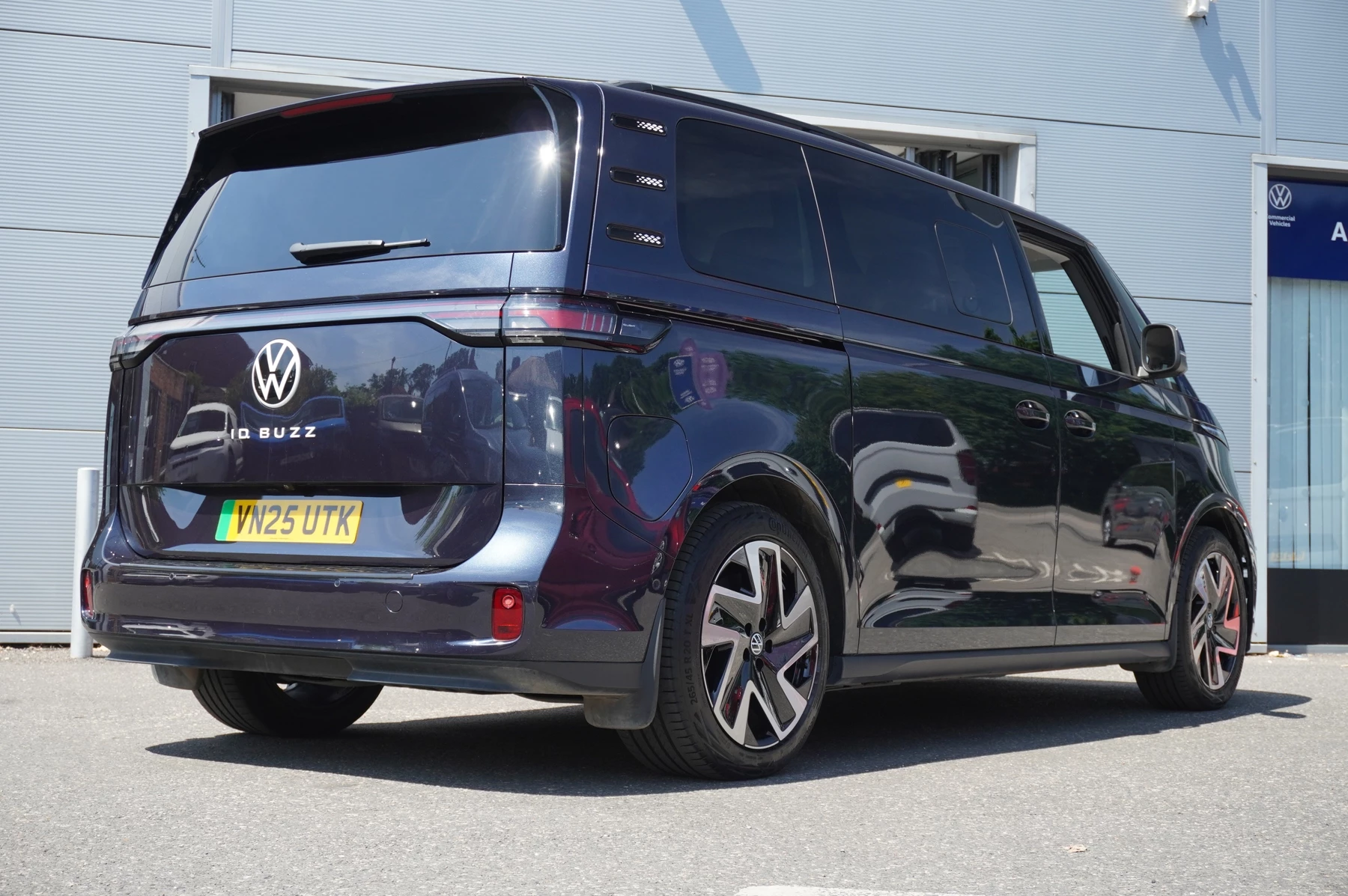 Volkswagen-ID. Buzz-image-30