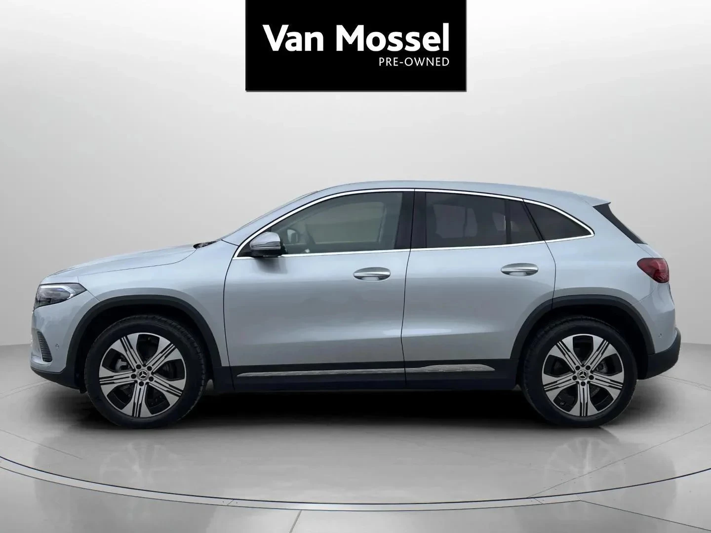 Mercedes-Benz-EQA-image-7