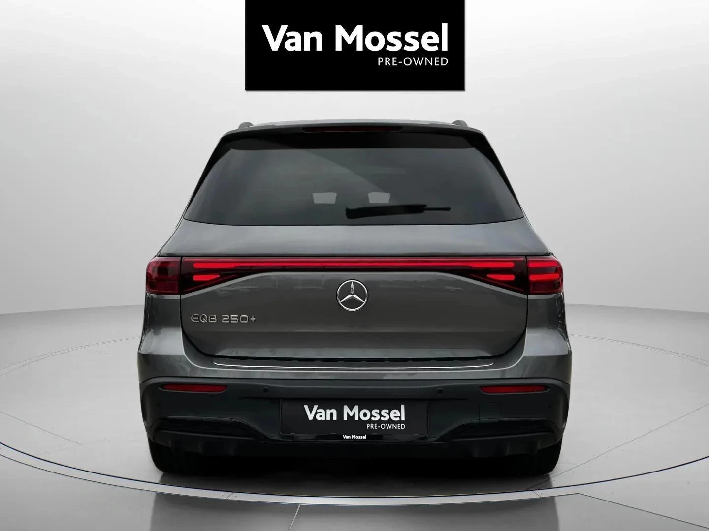 Mercedes-Benz-EQB-image-5