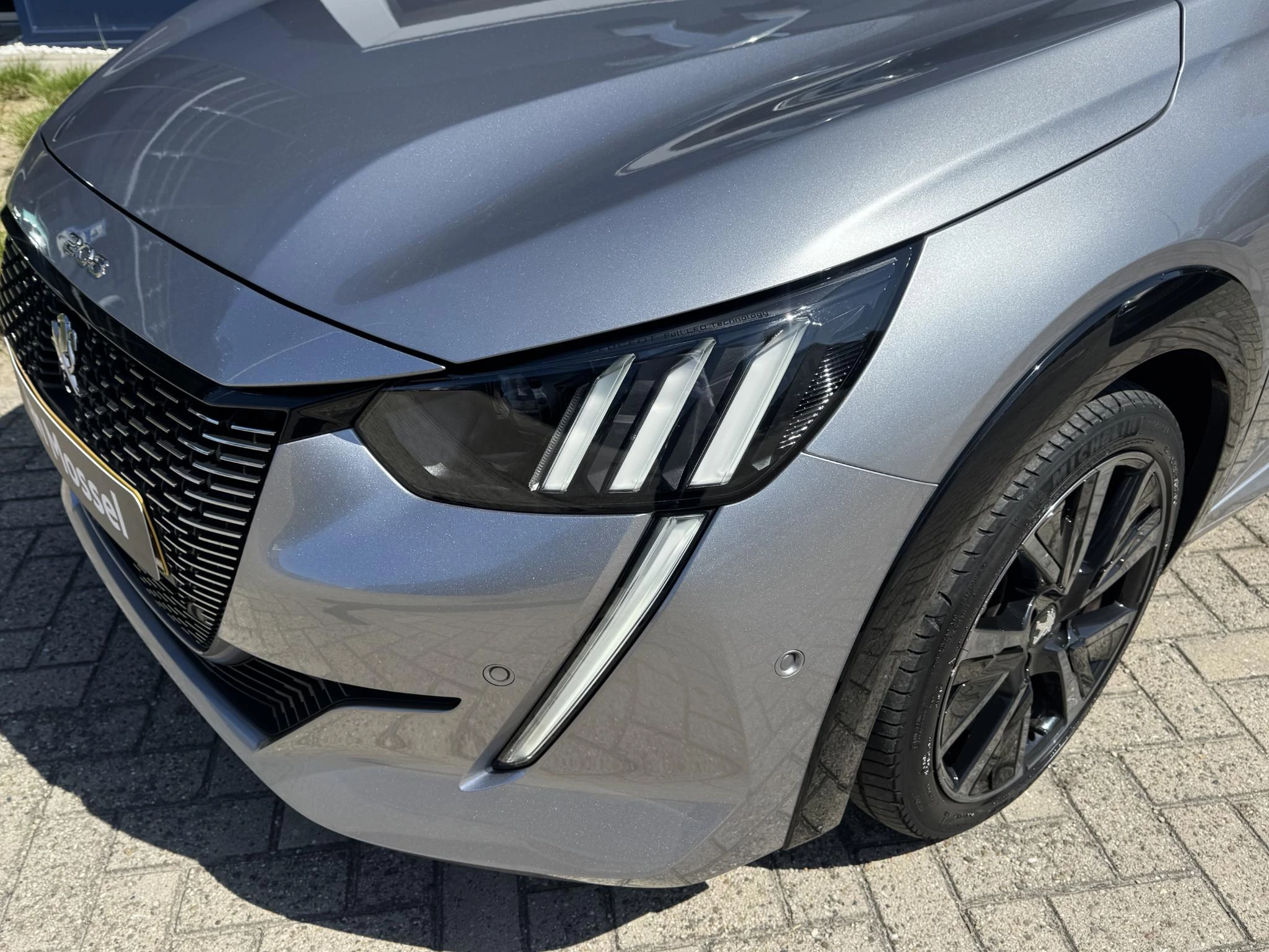 Peugeot-208-image-8