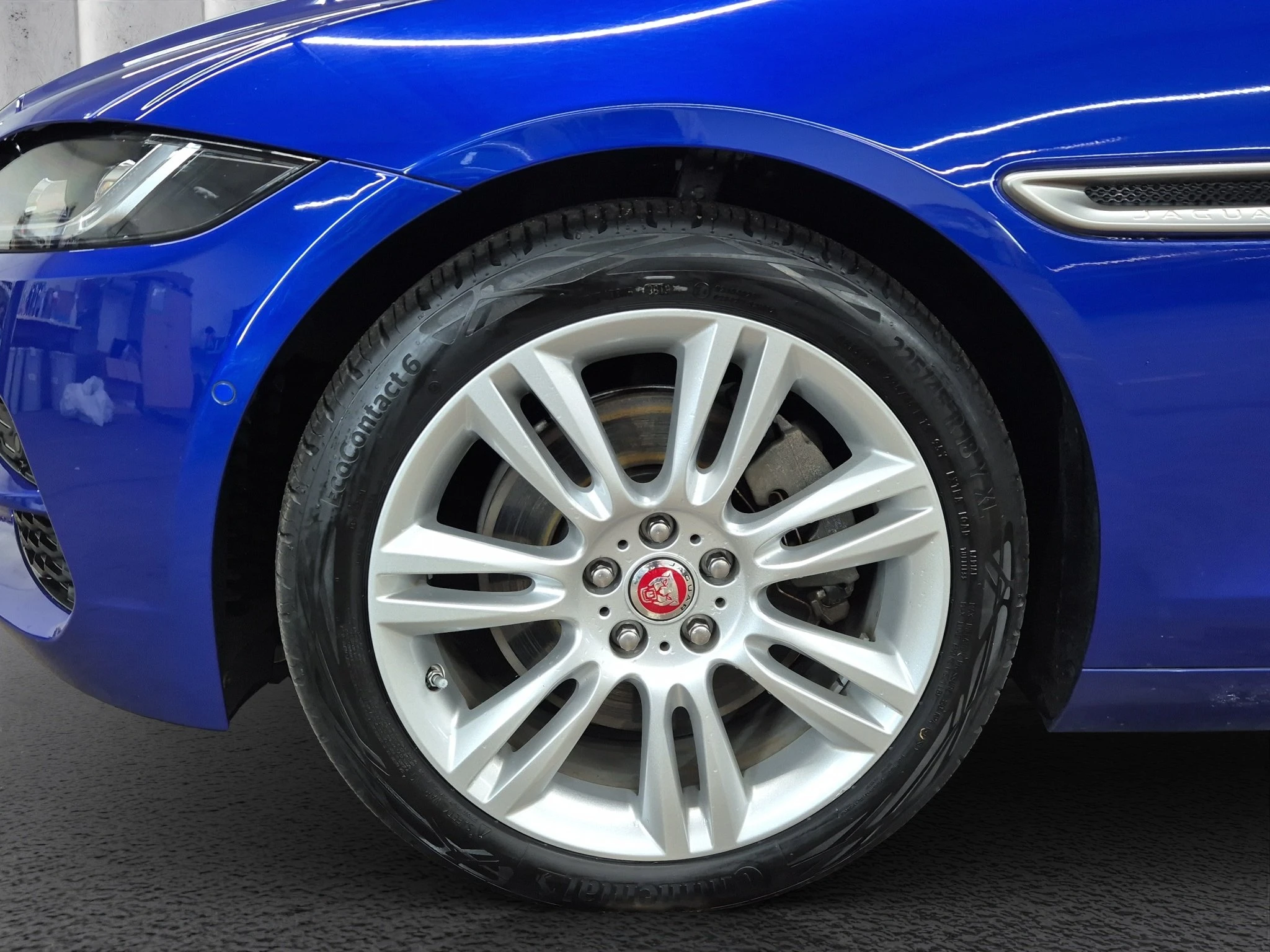 Jaguar-XE-image-8