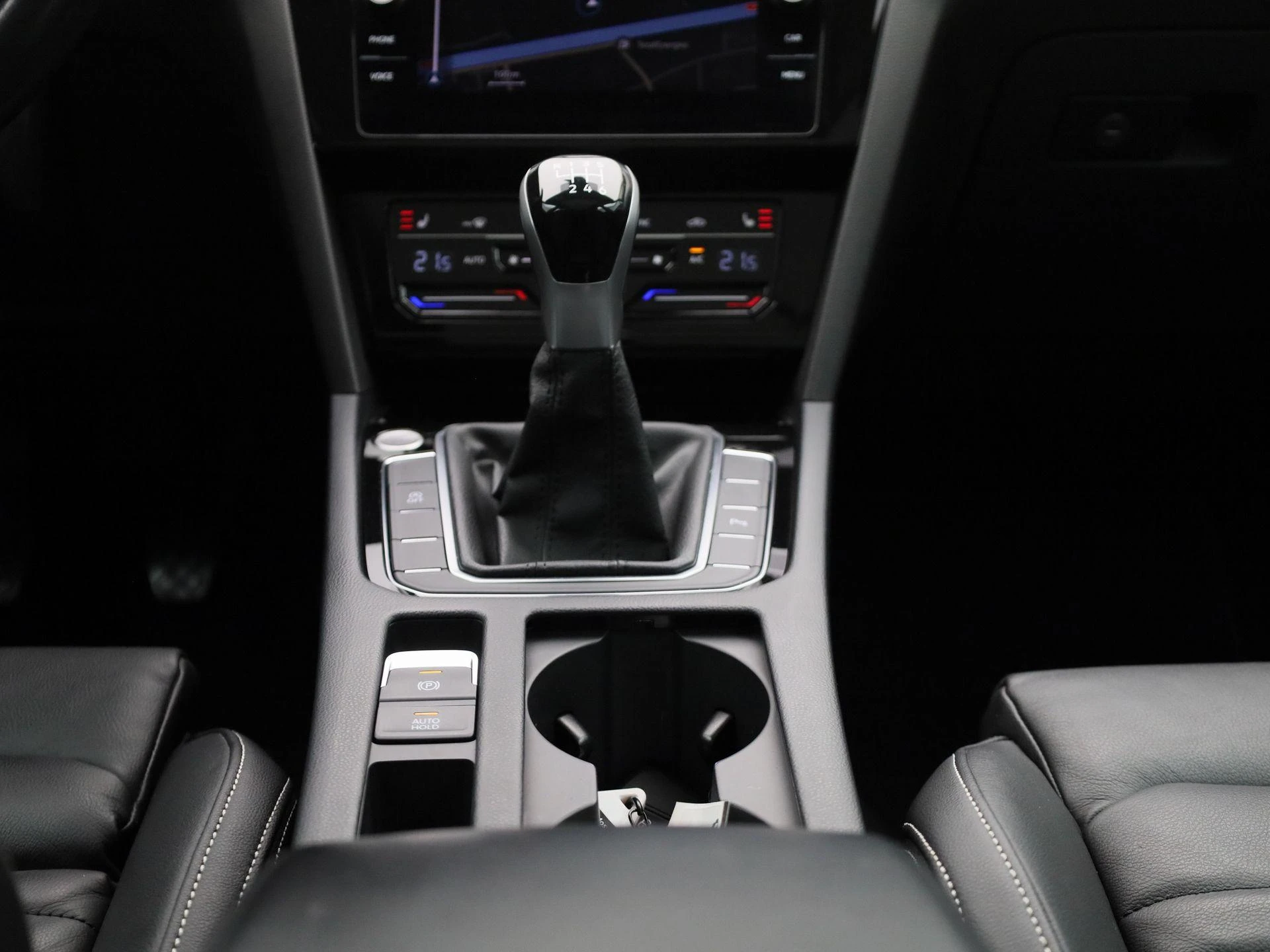 Volkswagen-Passat-image-9