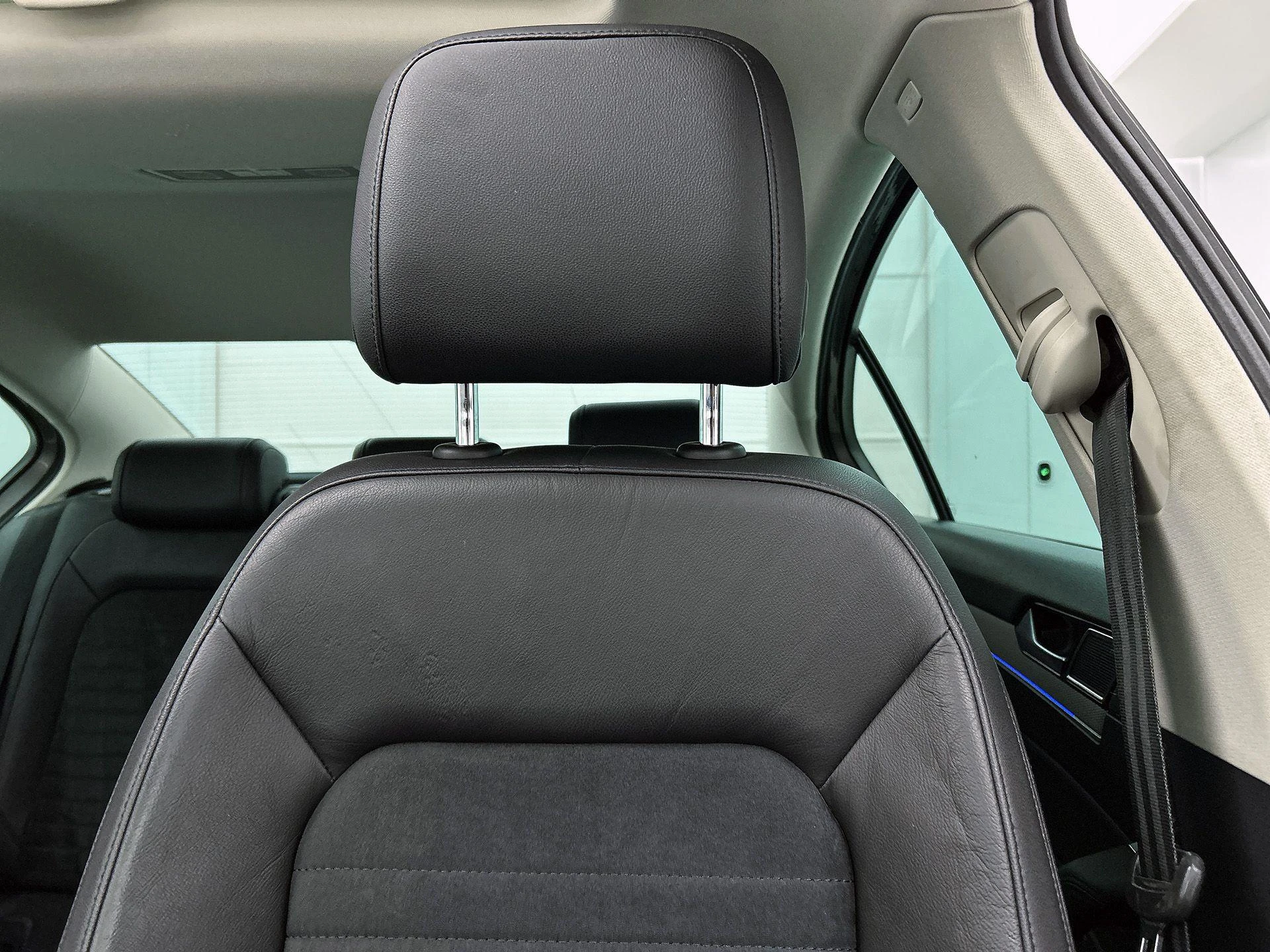 Volkswagen-Passat-image-13