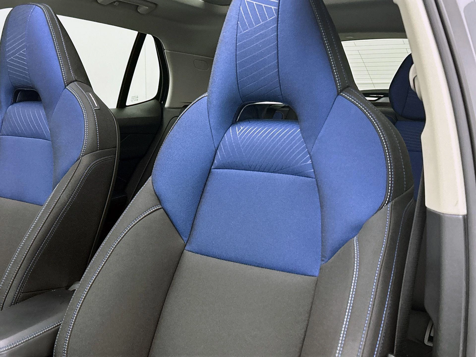 Lynk & Co-01-image-12