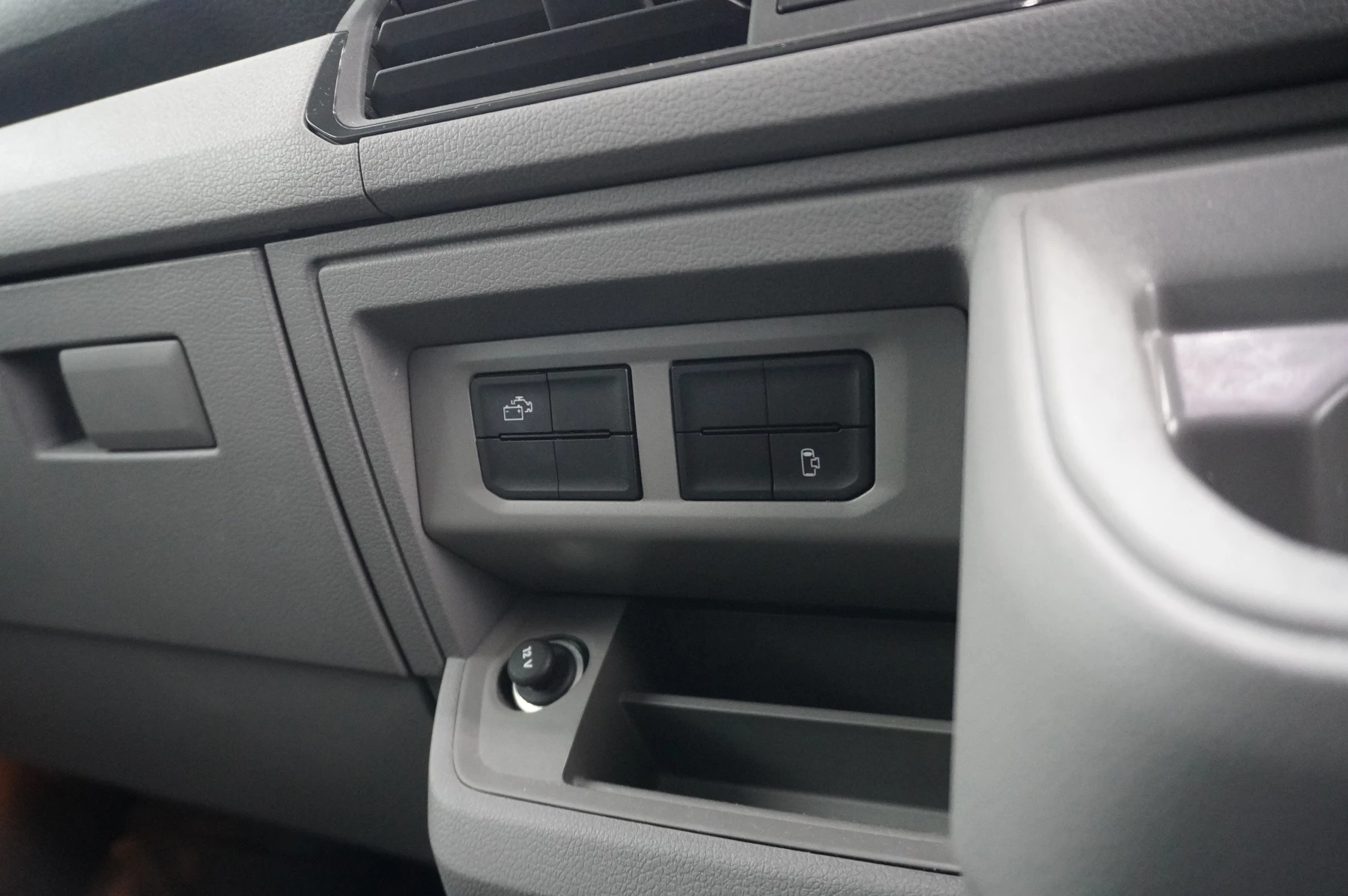 Volkswagen-California-image-28