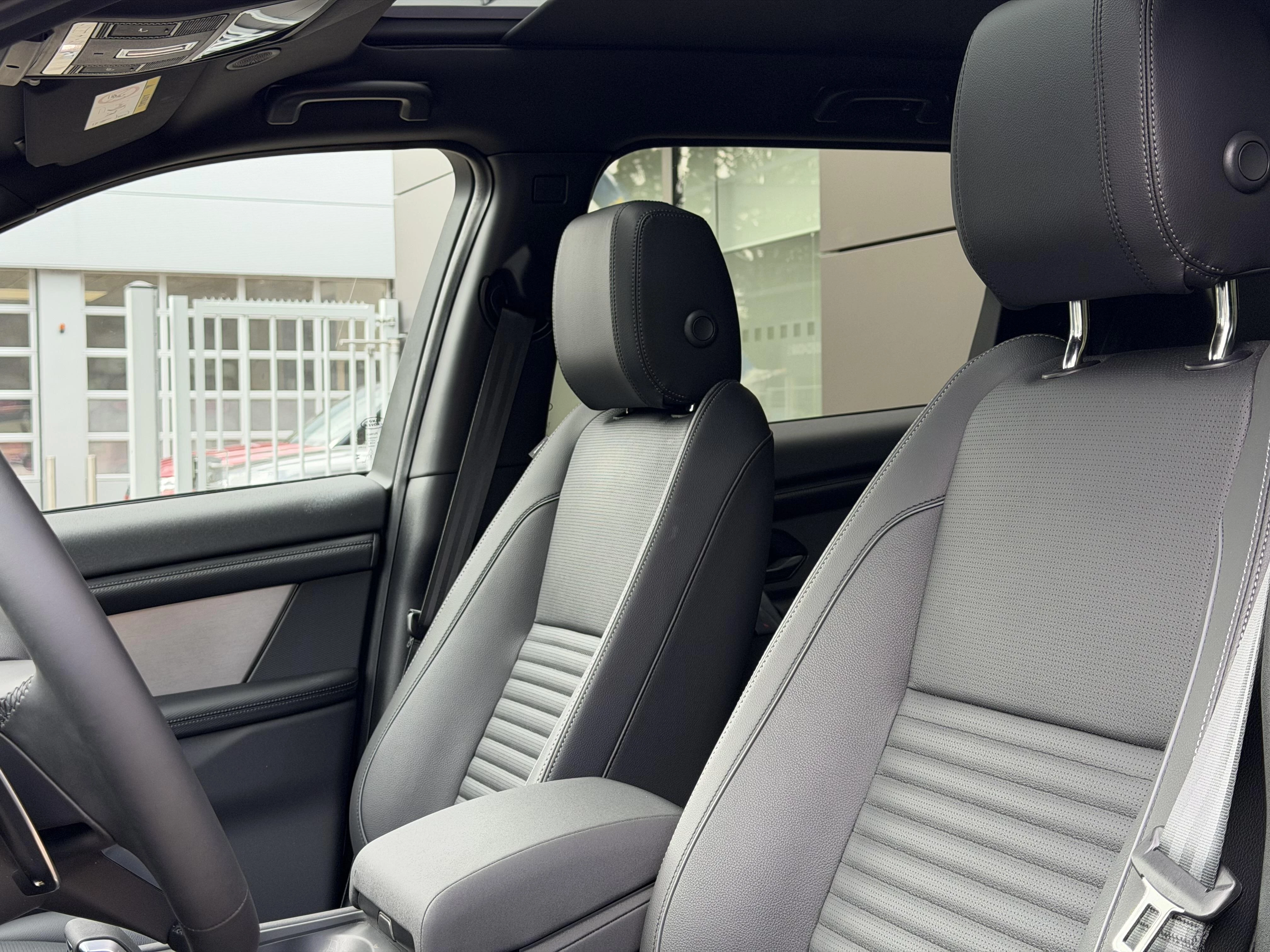 Land Rover Discovery Sport P270e Dynamic SE