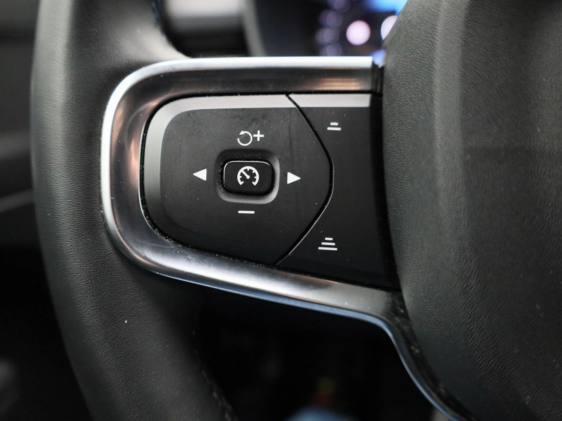 Volvo-XC40-image-20