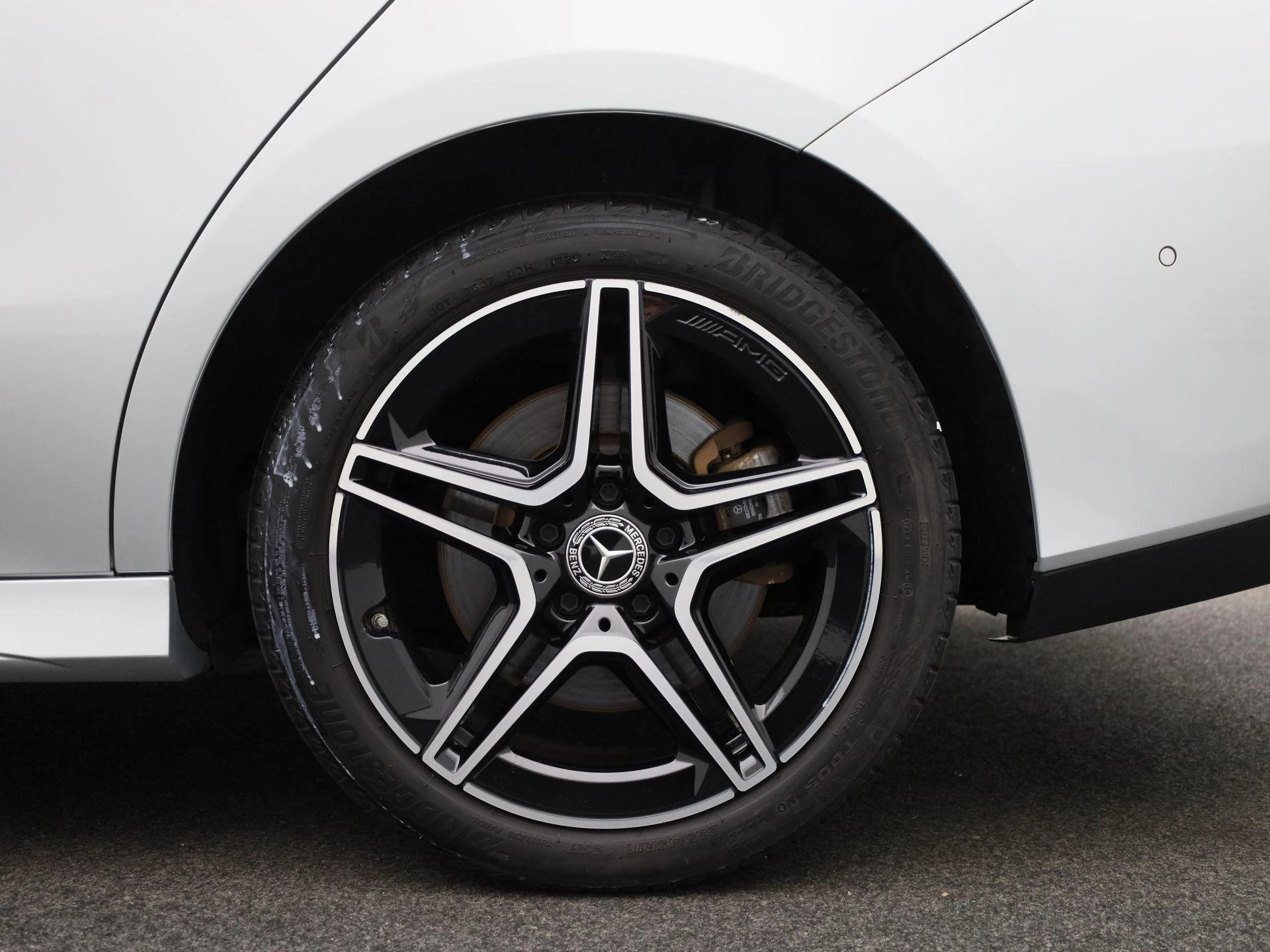 Mercedes-Benz-CLA-image-12