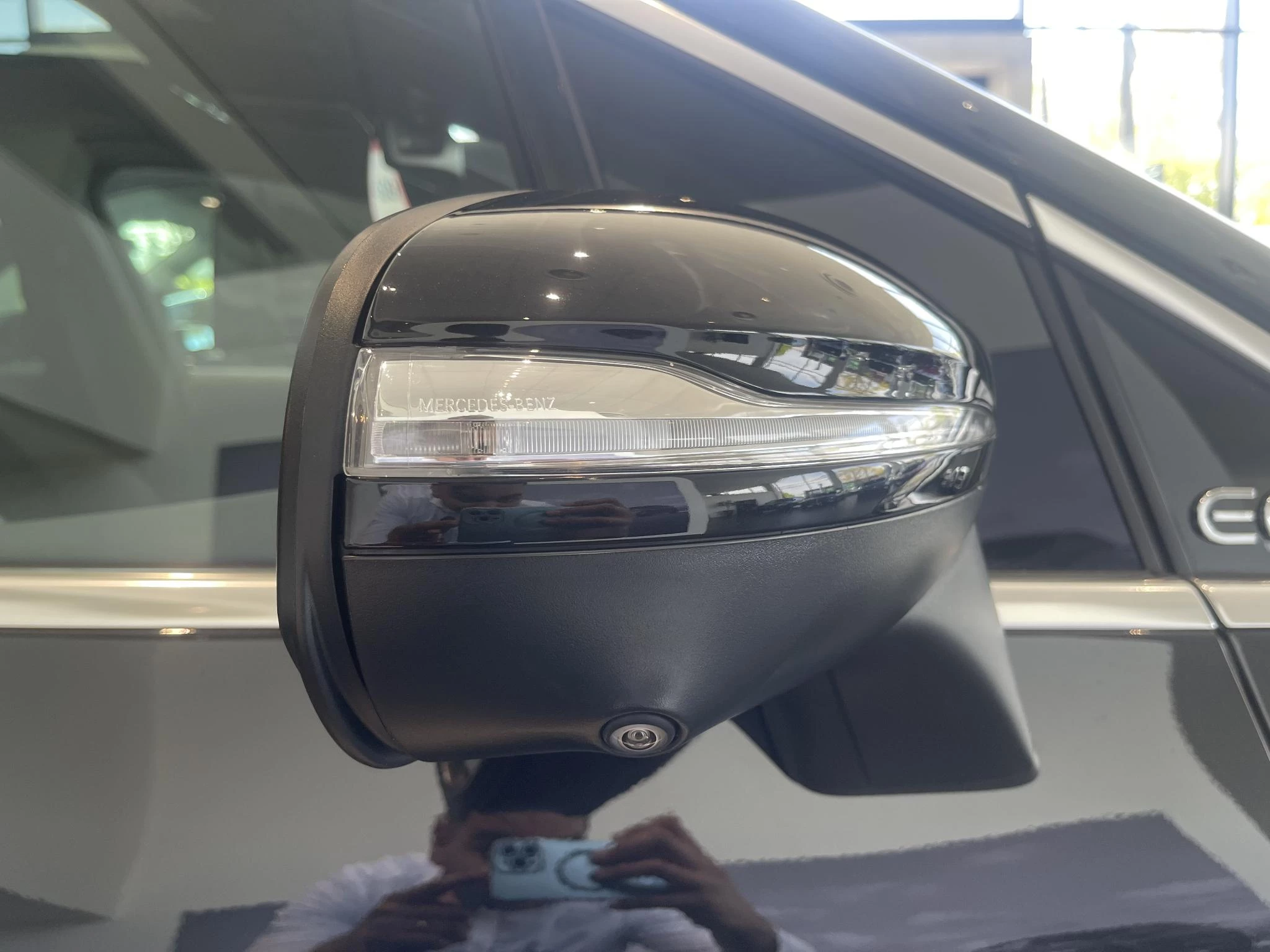 Mercedes-Benz-EQE-image-15
