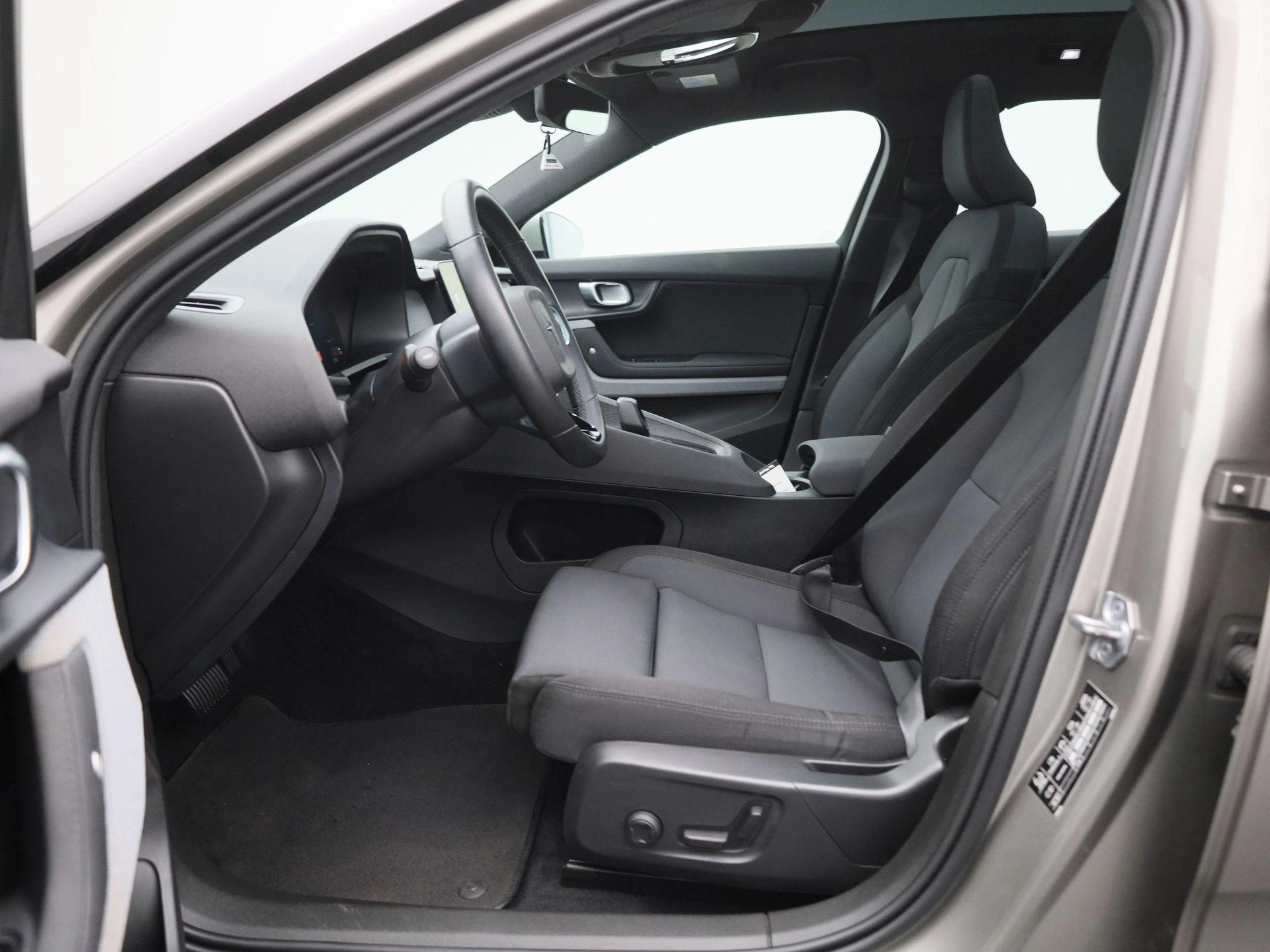 Polestar-2-image-11