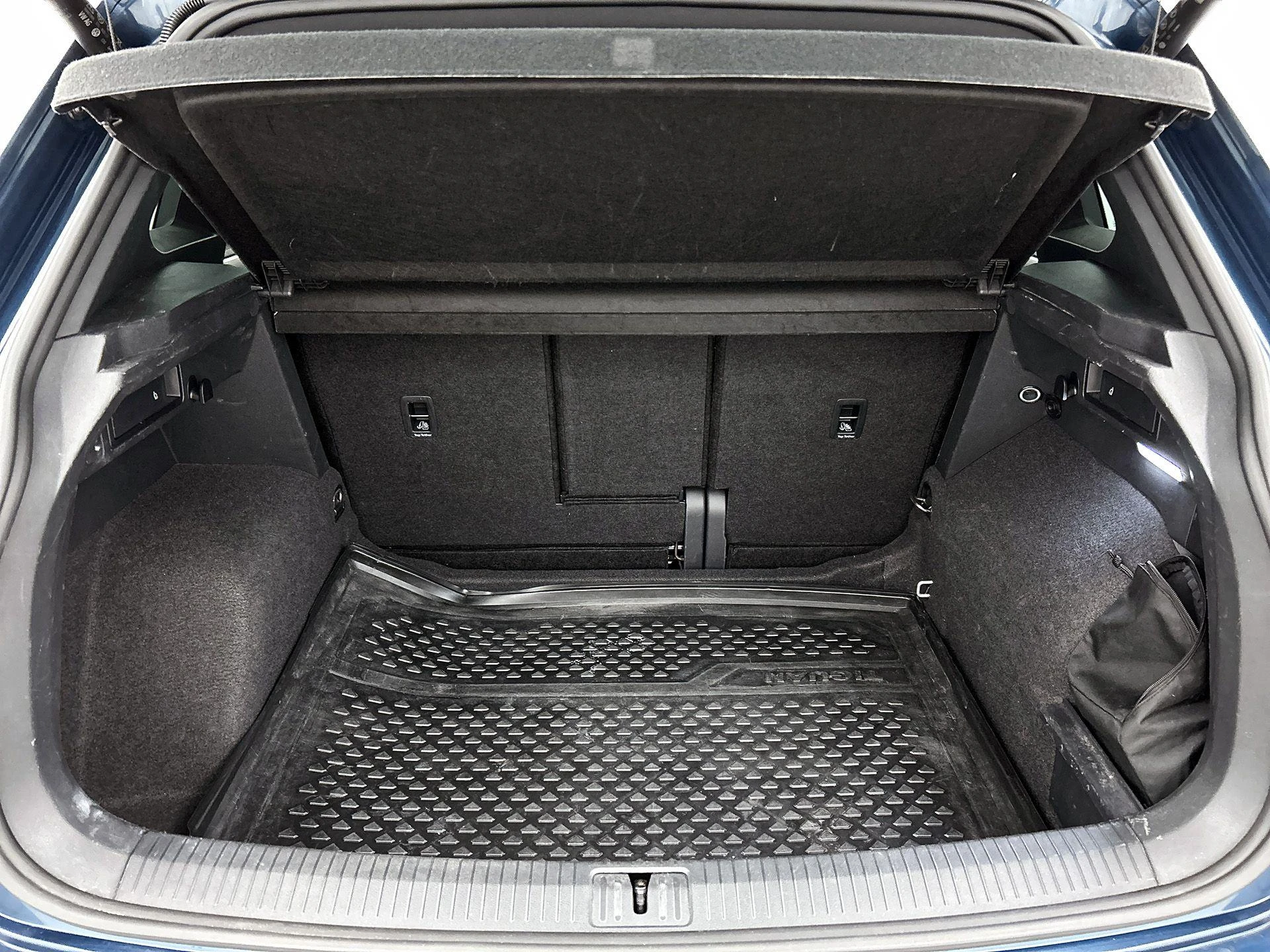 Volkswagen-Tiguan-image-13