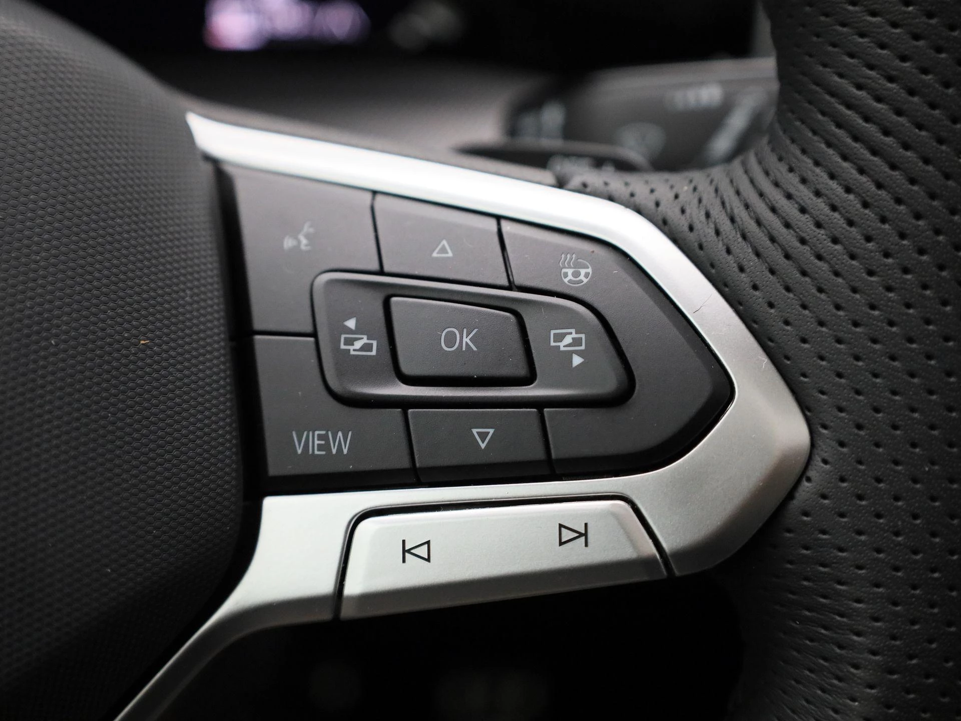 Volkswagen-Golf-image-29
