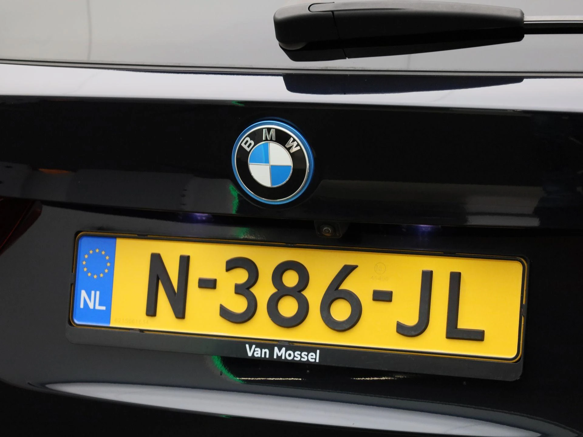 BMW-iX3-image-45