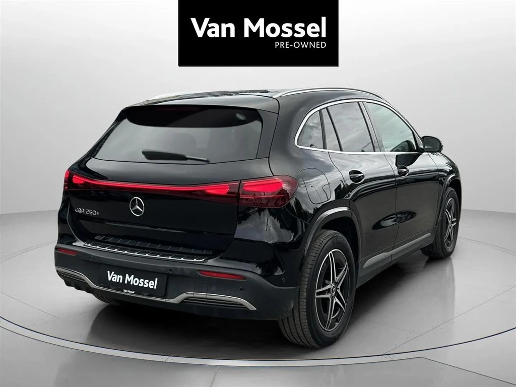 Mercedes-Benz-EQA-image-4
