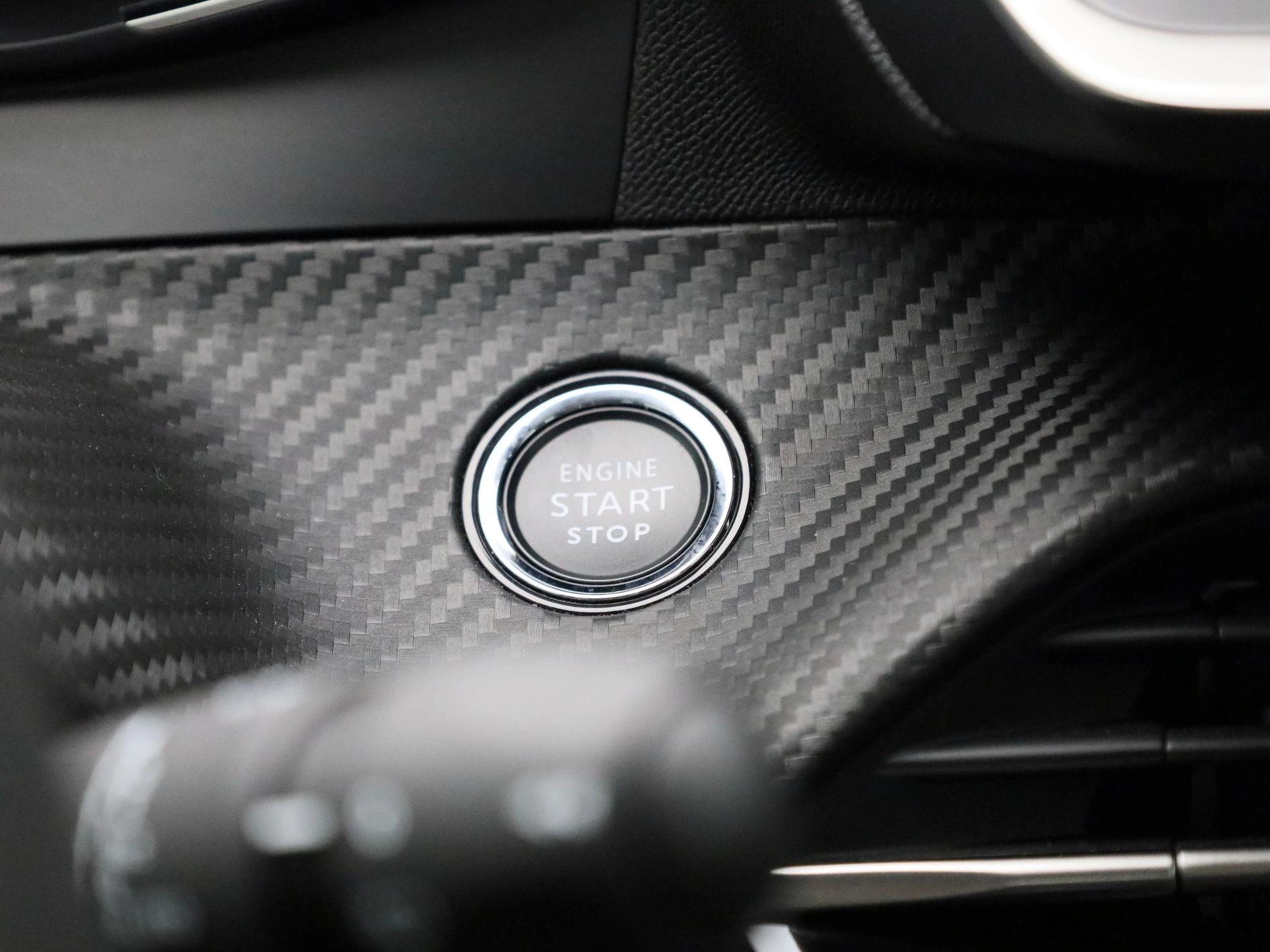 Peugeot-e-208-image-21