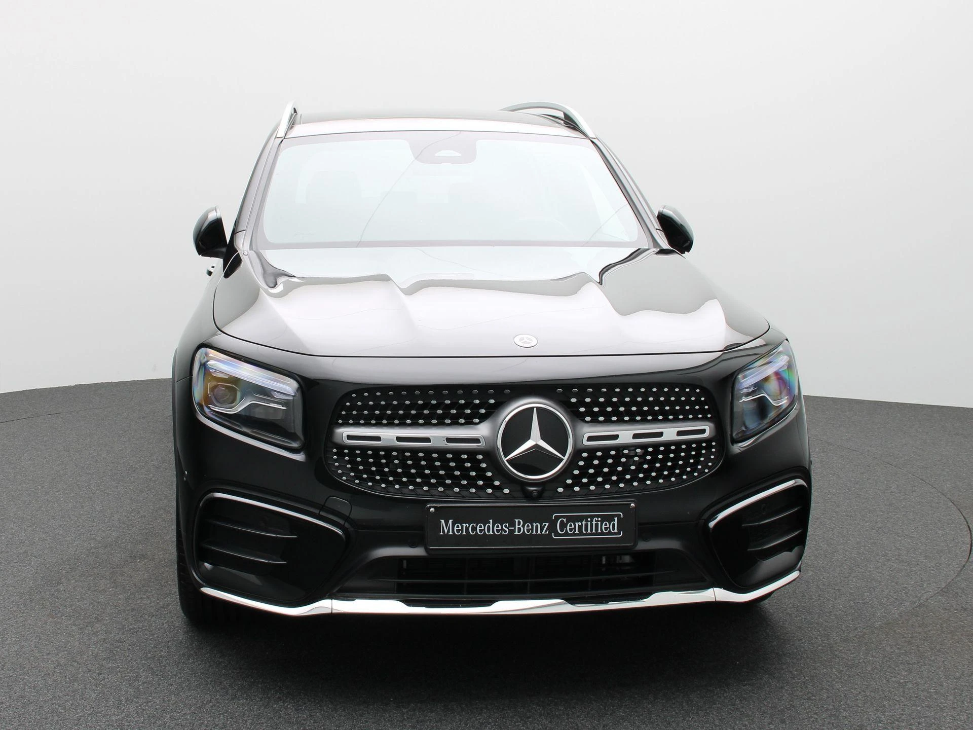 Mercedes-Benz-GLB-image-2