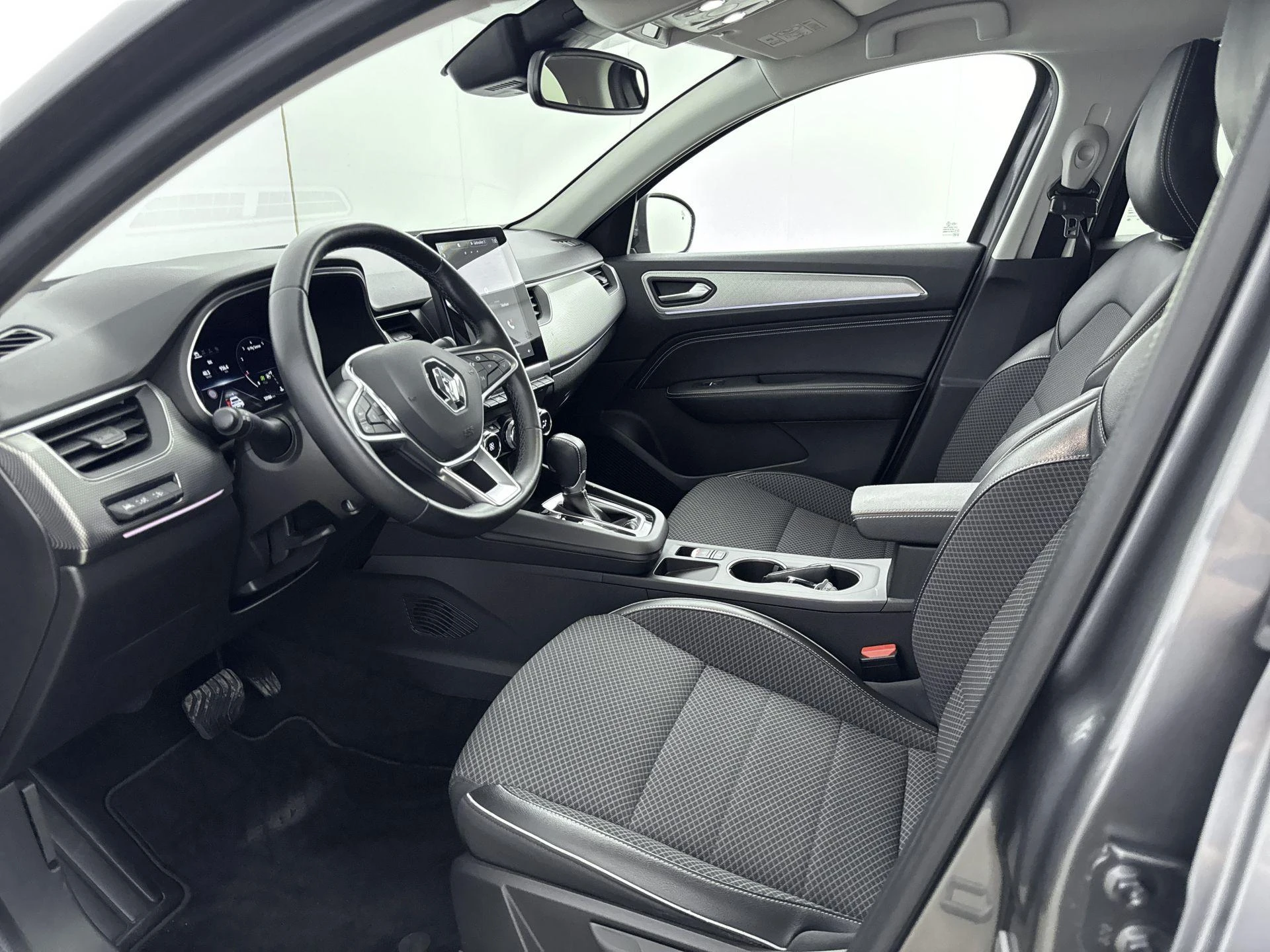 Renault-Arkana-image-16