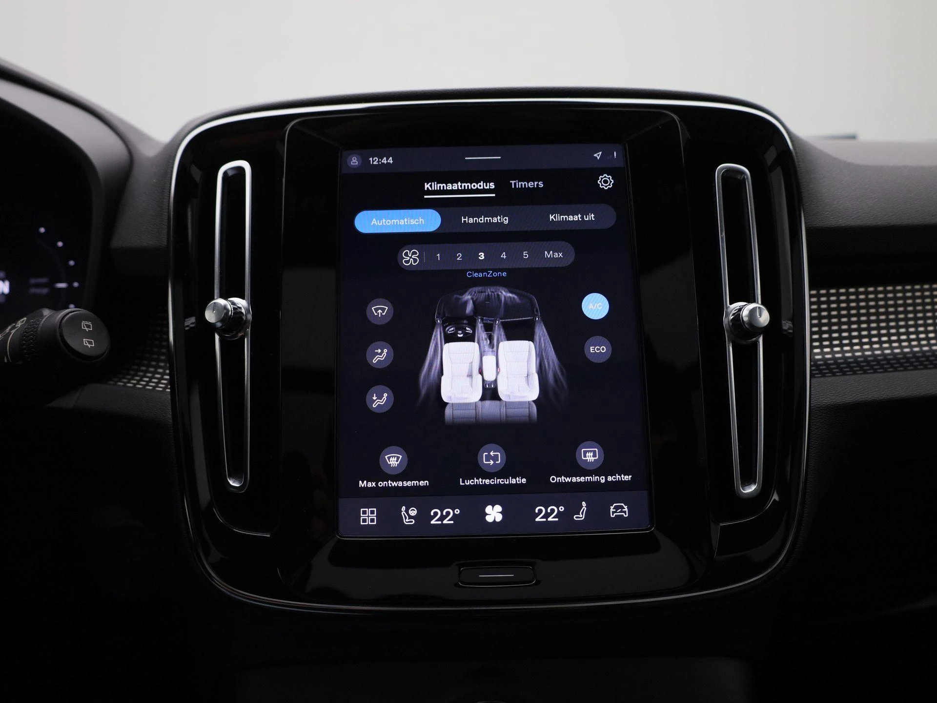 Volvo-XC40-image-19