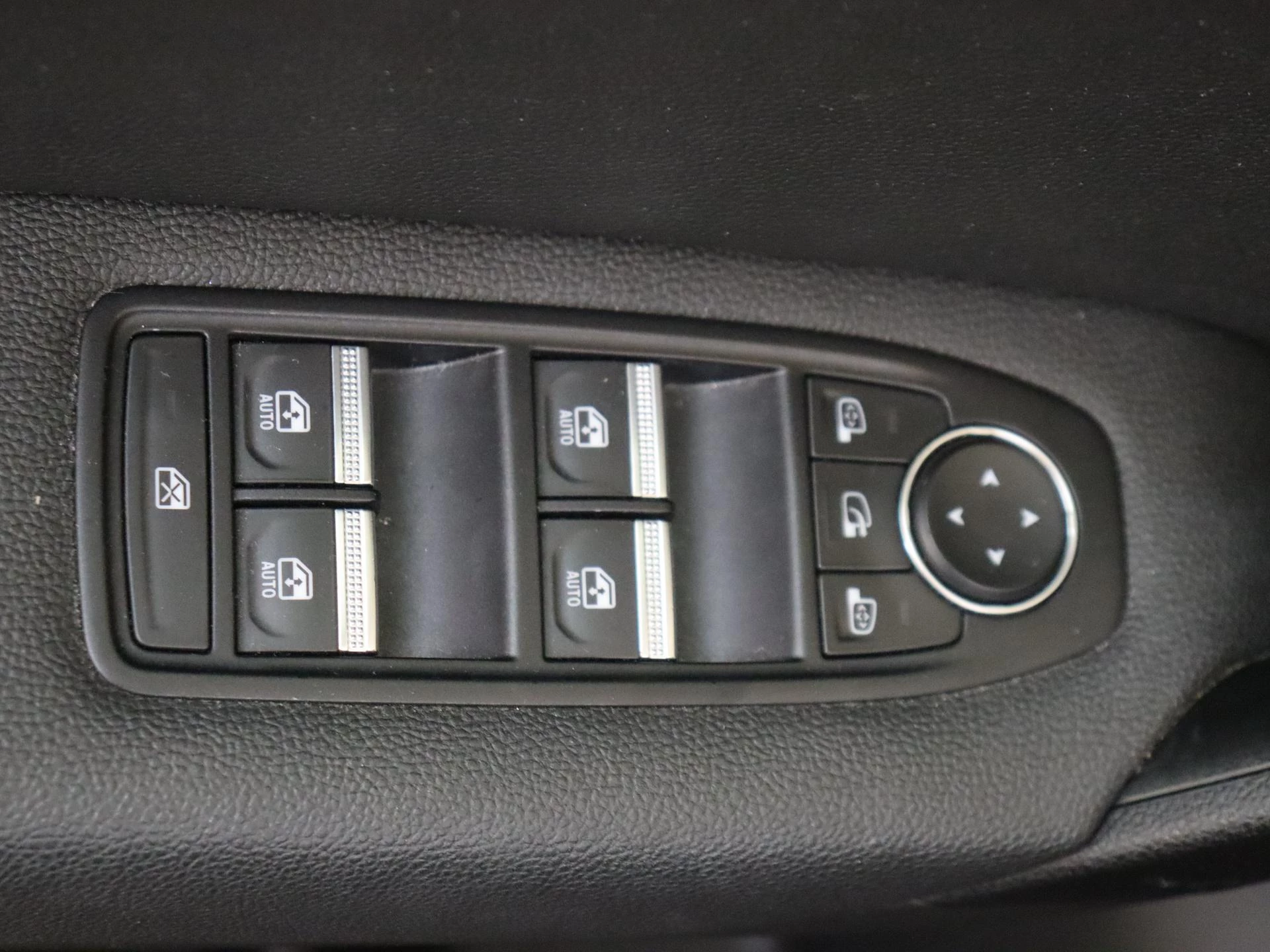 Renault-Captur-image-22