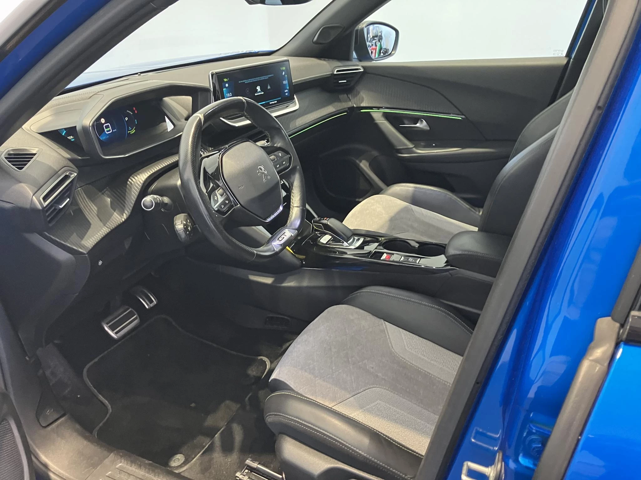 Peugeot-e-2008-image-14