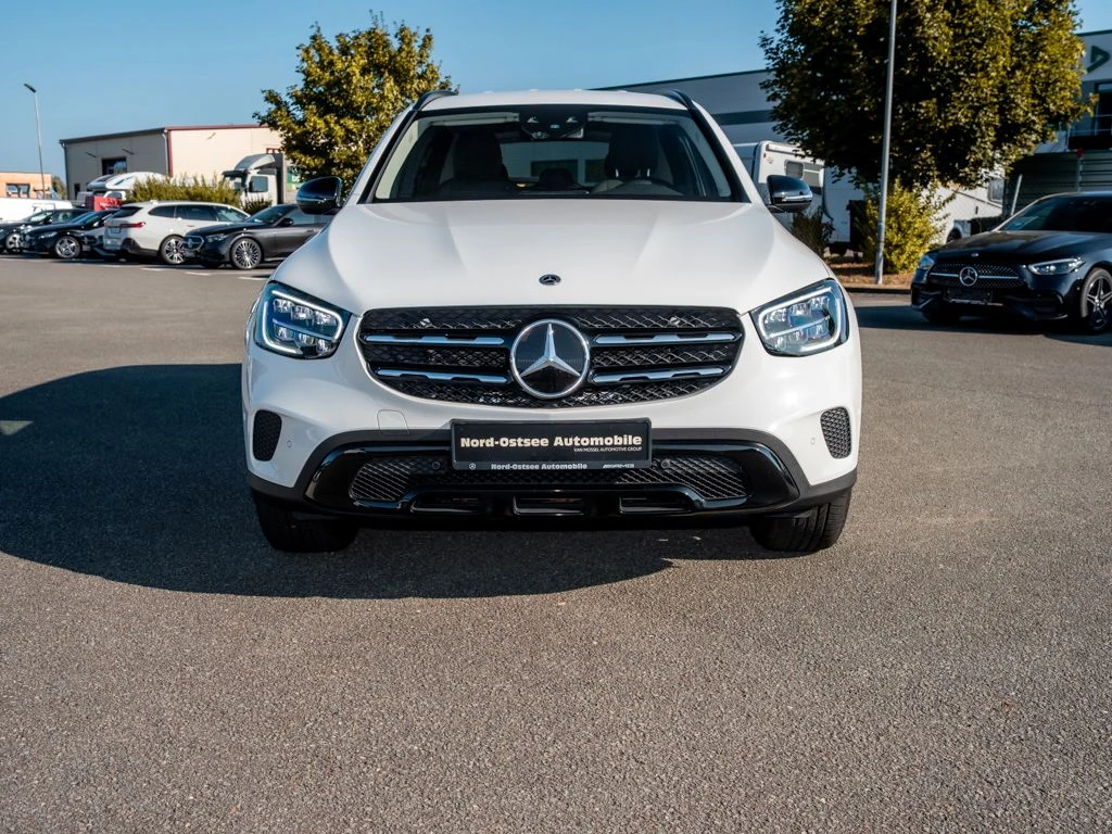 Mercedes-Benz-GLC 200 d-image-3
