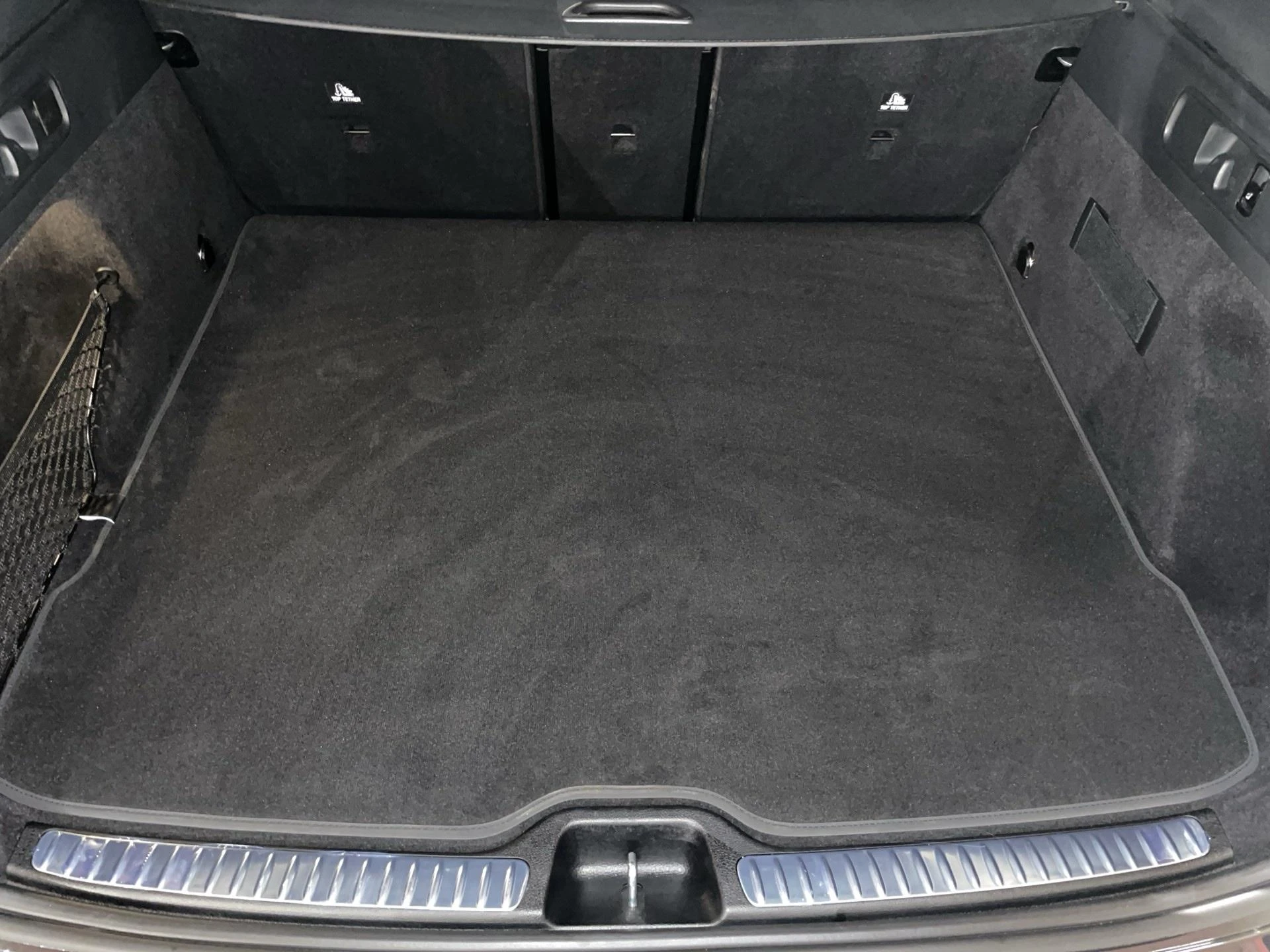 Mercedes-Benz-GLC-image-11