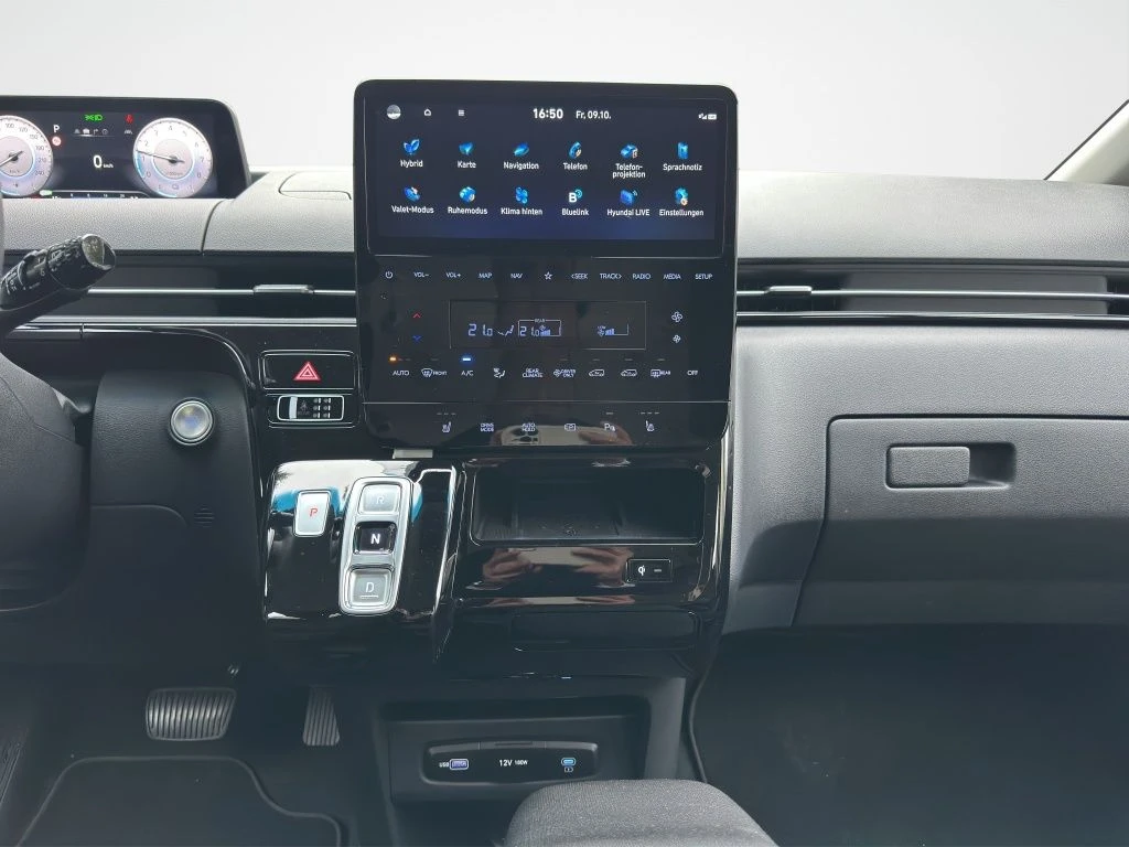 Hyundai-Staria-image-17
