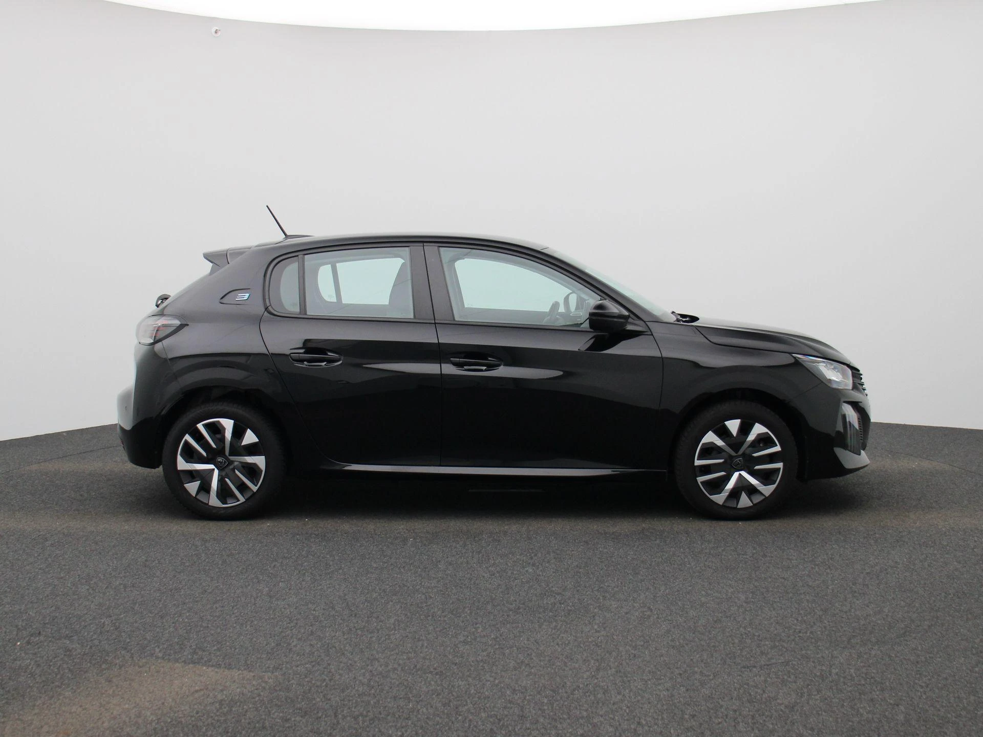 Peugeot-e-208-image-7