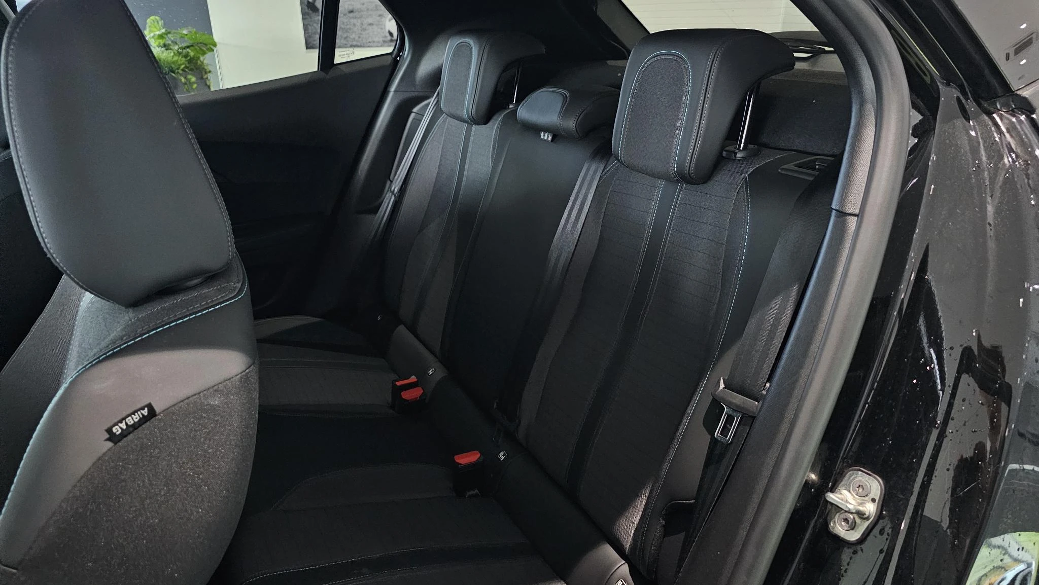 Peugeot e-2008 EV Allure Pack 50 kWh
