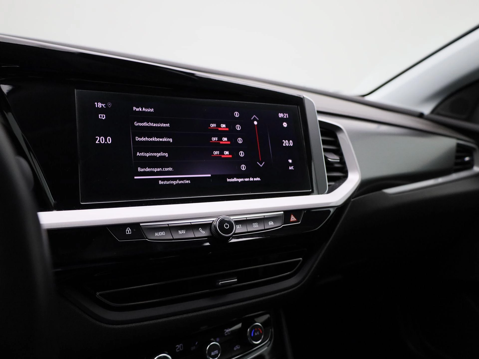 Opel-Grandland-image-21