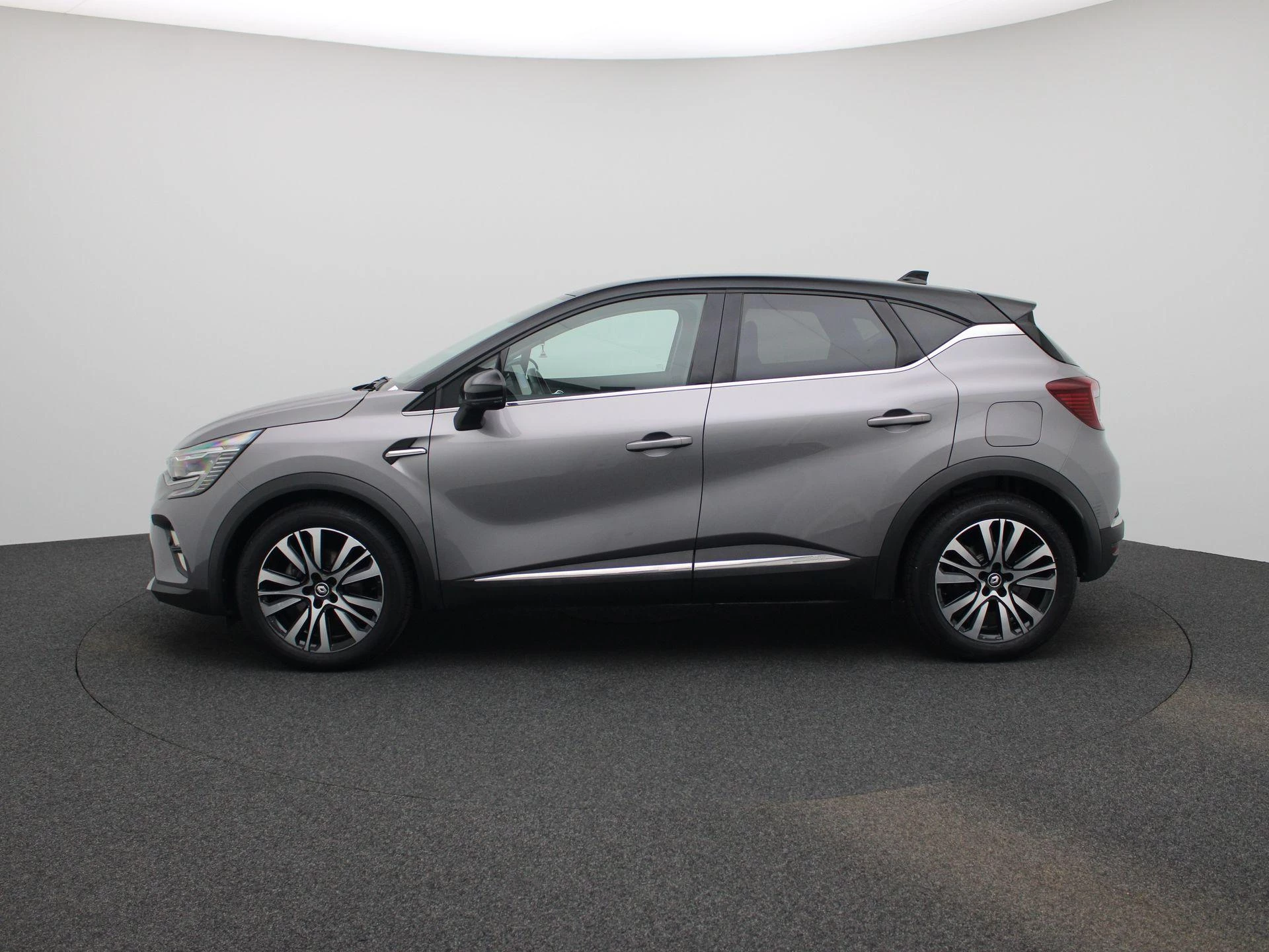 Renault Captur 1.6 E-Tech Plug-in Hybrid 160 Initiale Paris