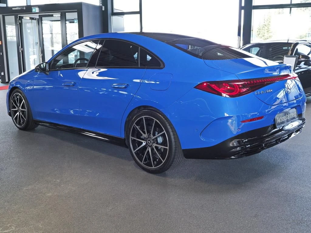 Mercedes-Benz-CLA 200-image-4