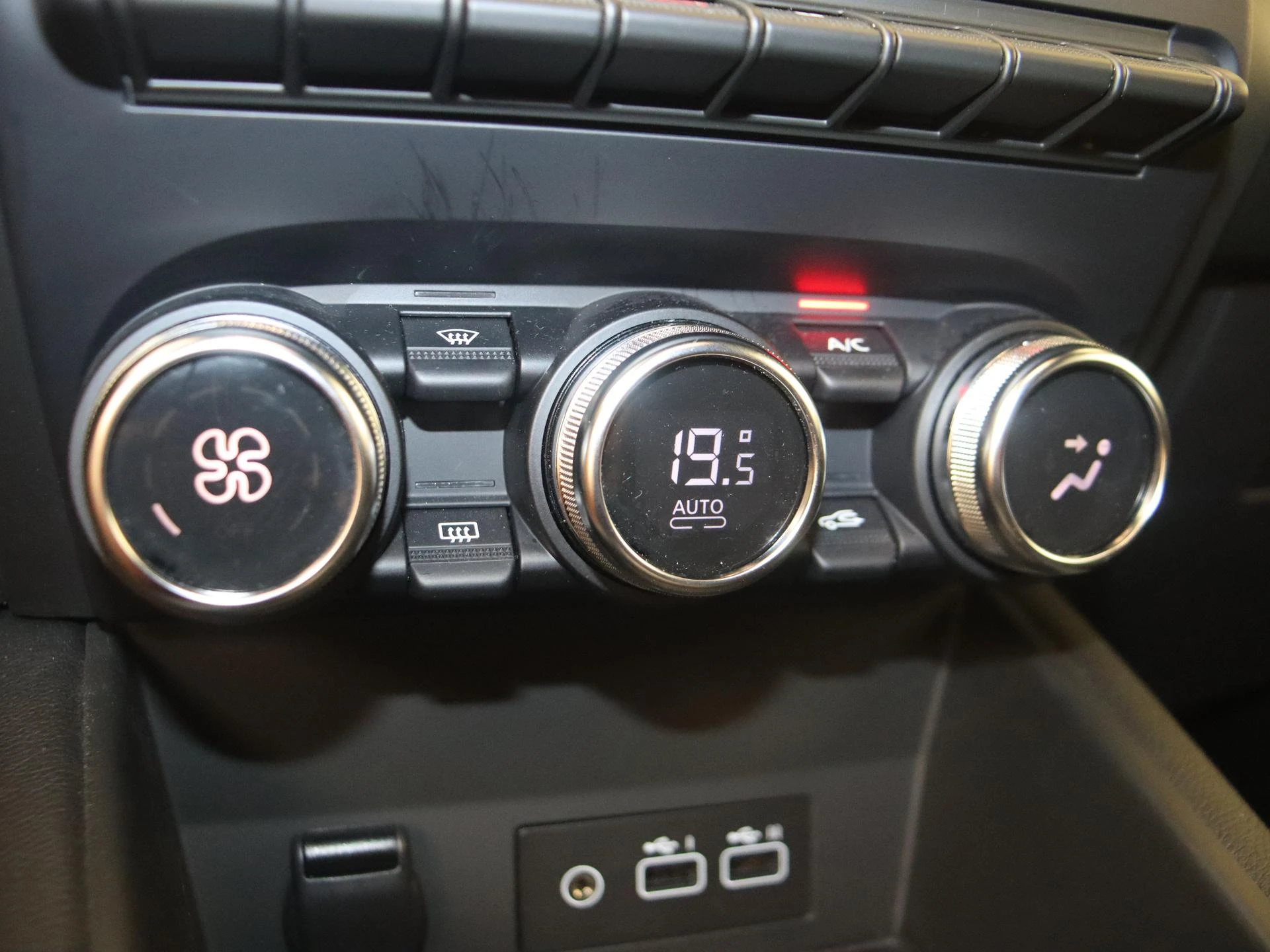 Renault-Captur-image-19