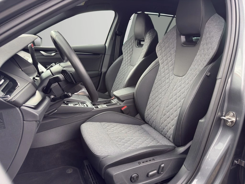 Škoda Octavia Combi 1.5 TSI mHEV Sportline *PANO*CANTON*ACC*DCC*AHK*MATRIX*