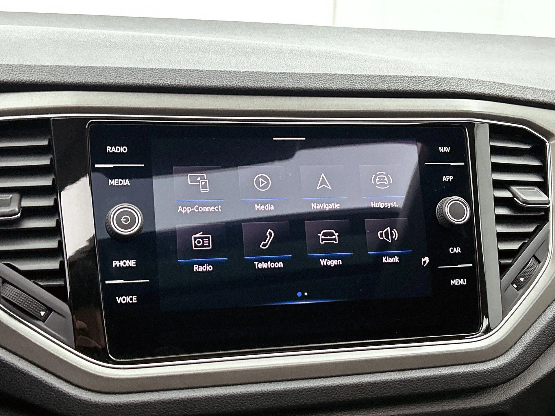 Volkswagen-T-Roc-image-23