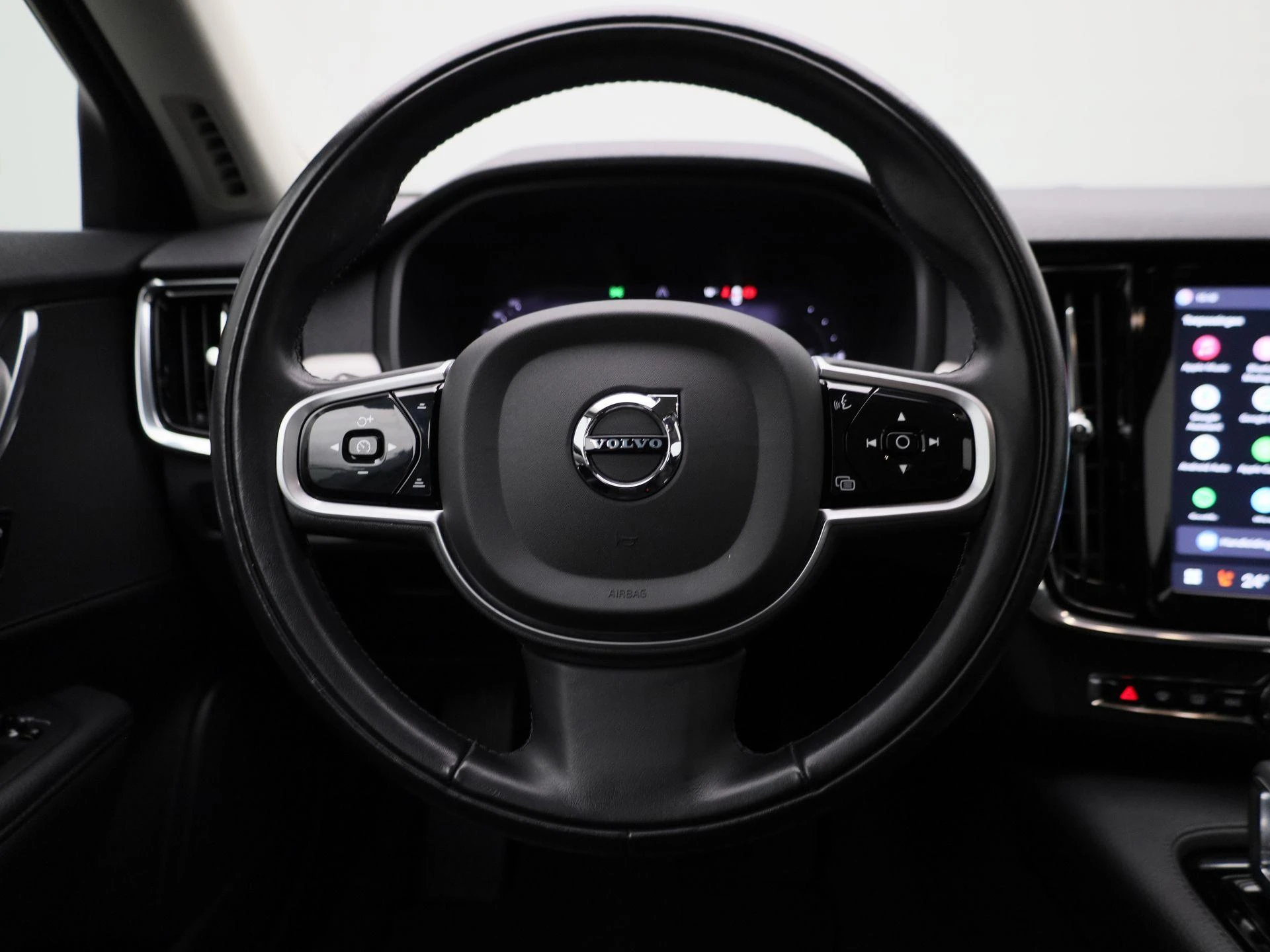 Volvo-V90-image-6
