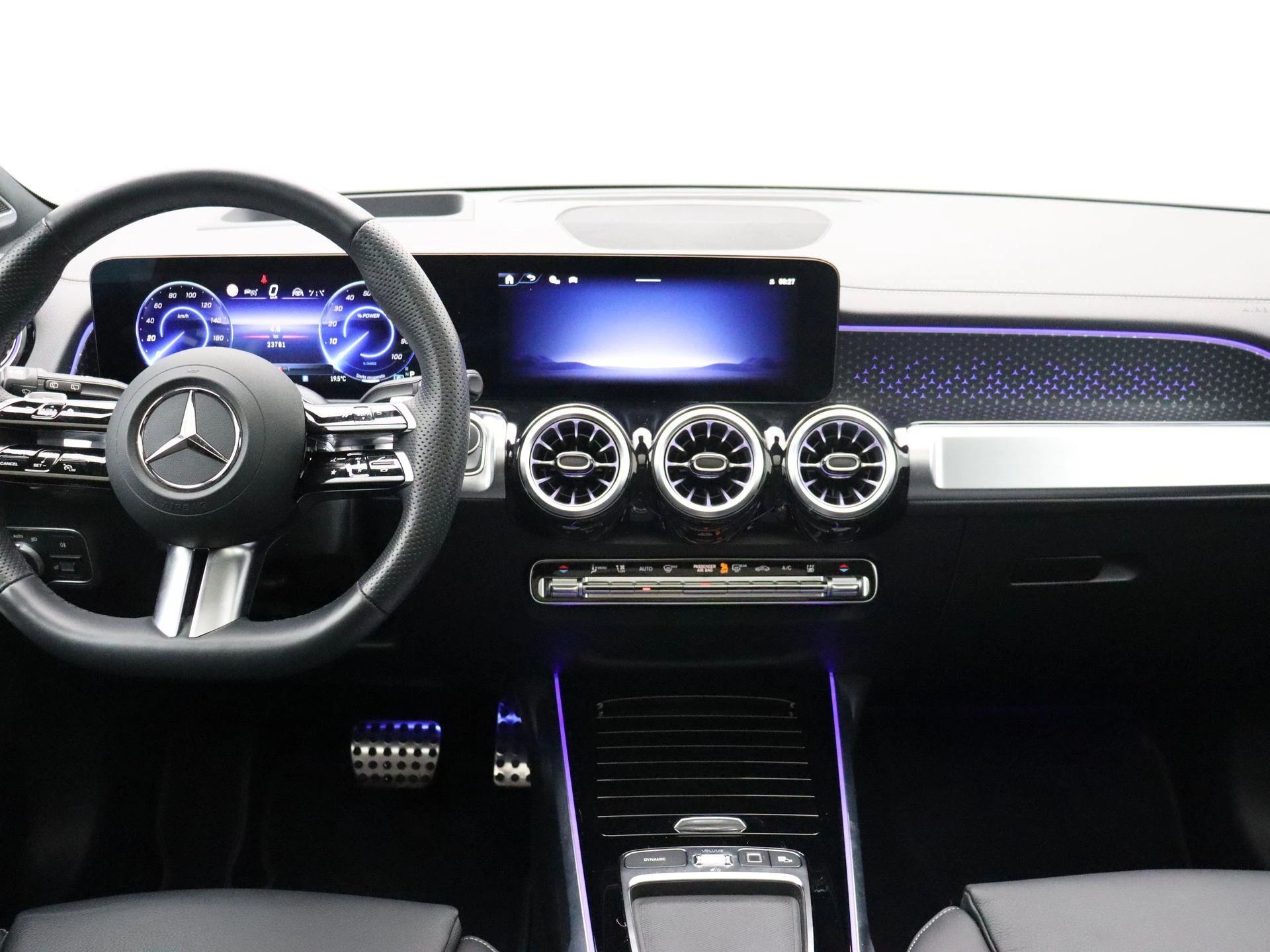 Mercedes-Benz EQB 250+ AMG Line + LEDER + PANO + BURMESTER + CARPLAY + HEAD UP +