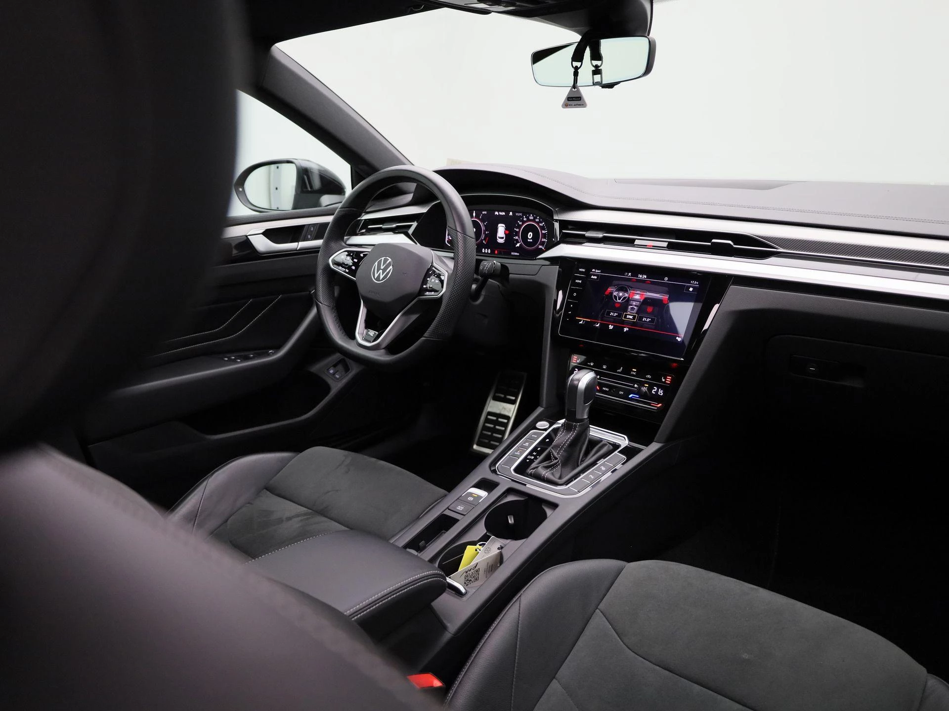 Volkswagen-Arteon-image-45