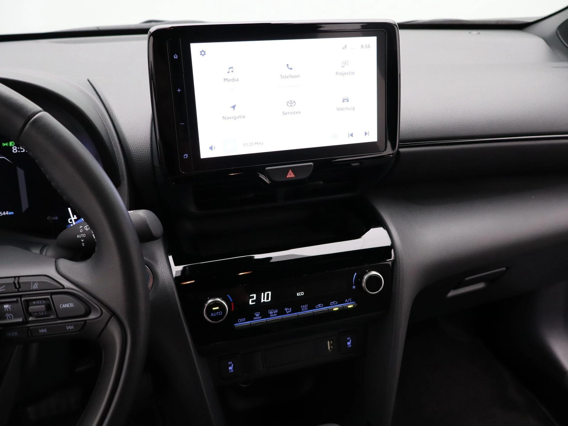 Toyota-Yaris Cross-image-9