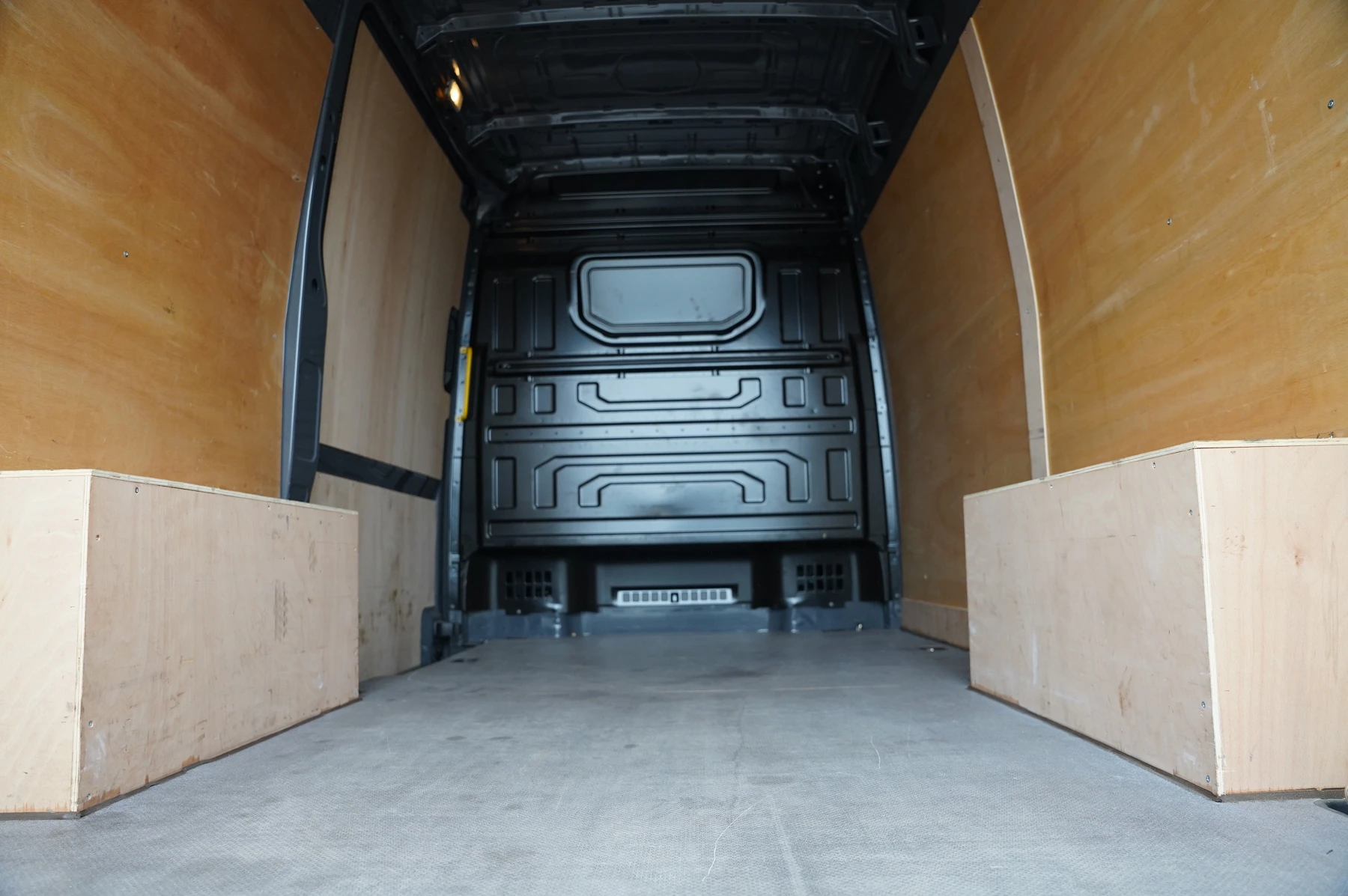 Volkswagen-Crafter-image-9