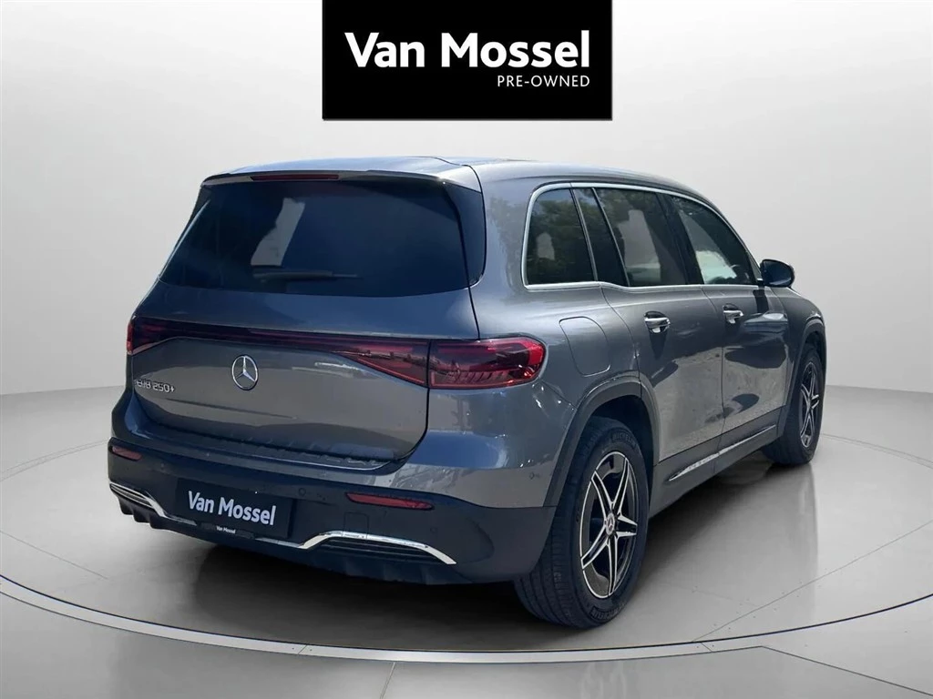 Mercedes-Benz-EQB-image-4