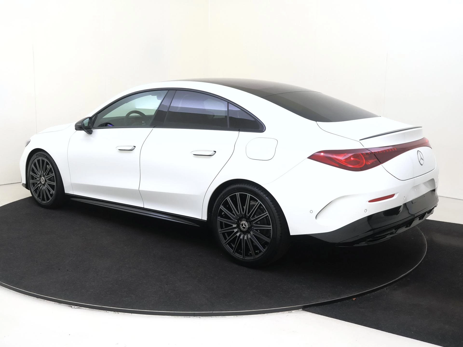 Mercedes-Benz CLA 200 AMG Line Plus