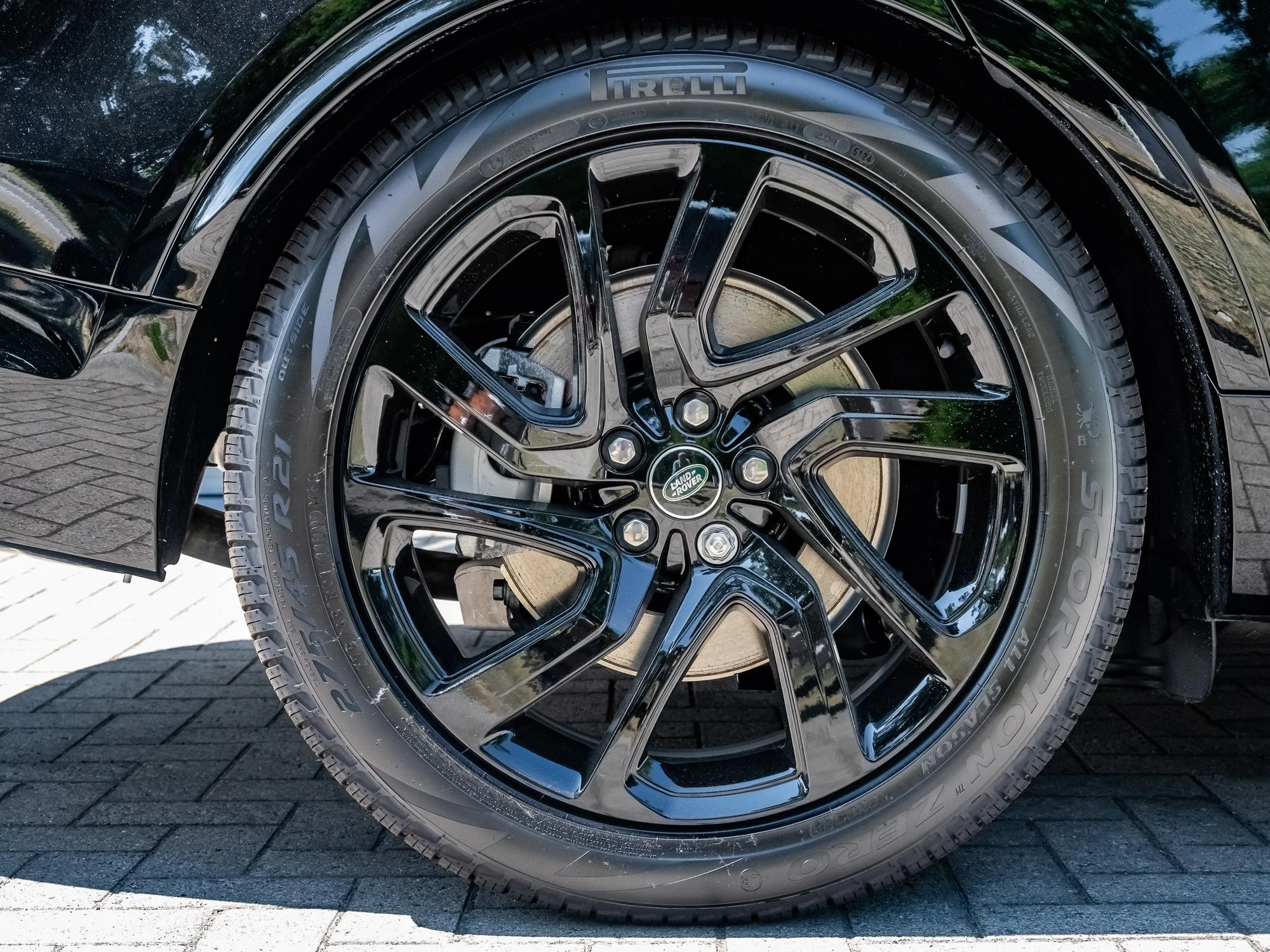 Land Rover-Discovery-image-9