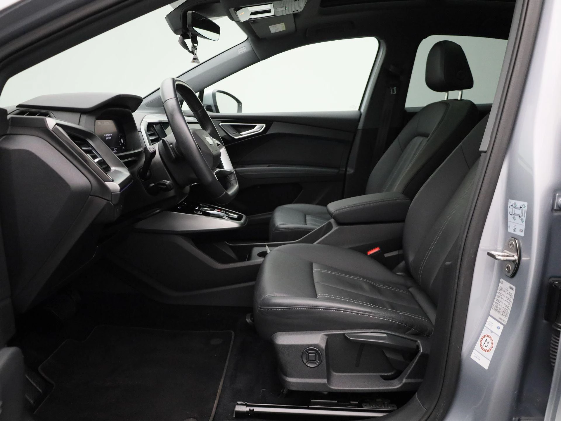 Audi-Q4 Sportback e-tron-image-8