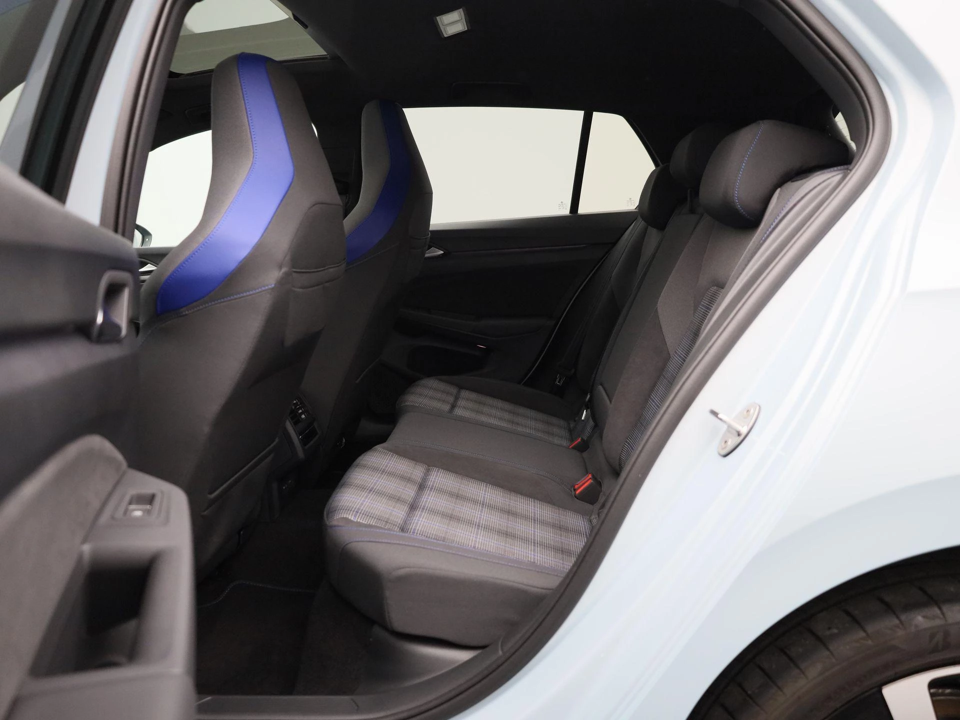 Volkswagen-Golf-image-11