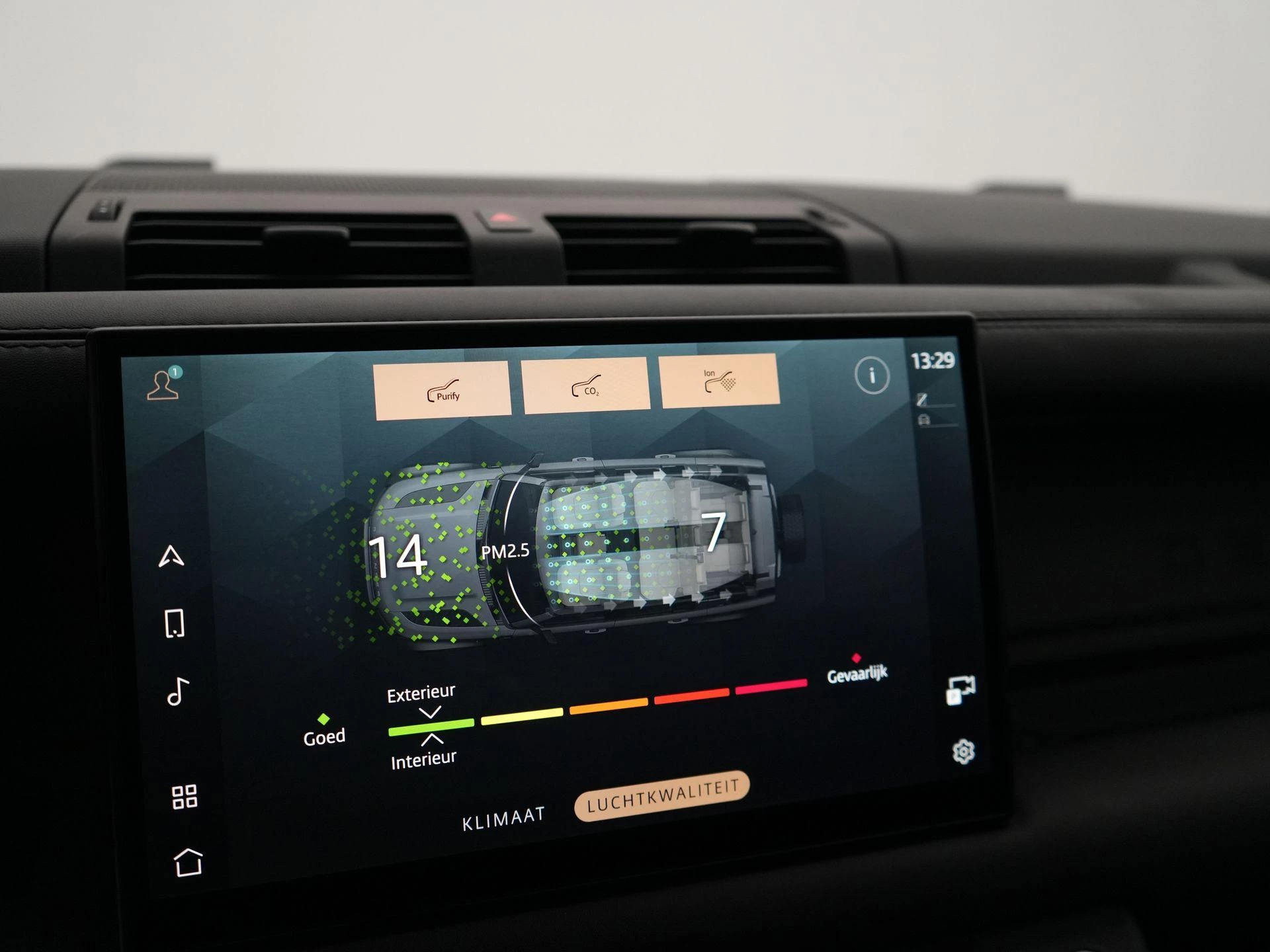 Land Rover-Defender-image-28