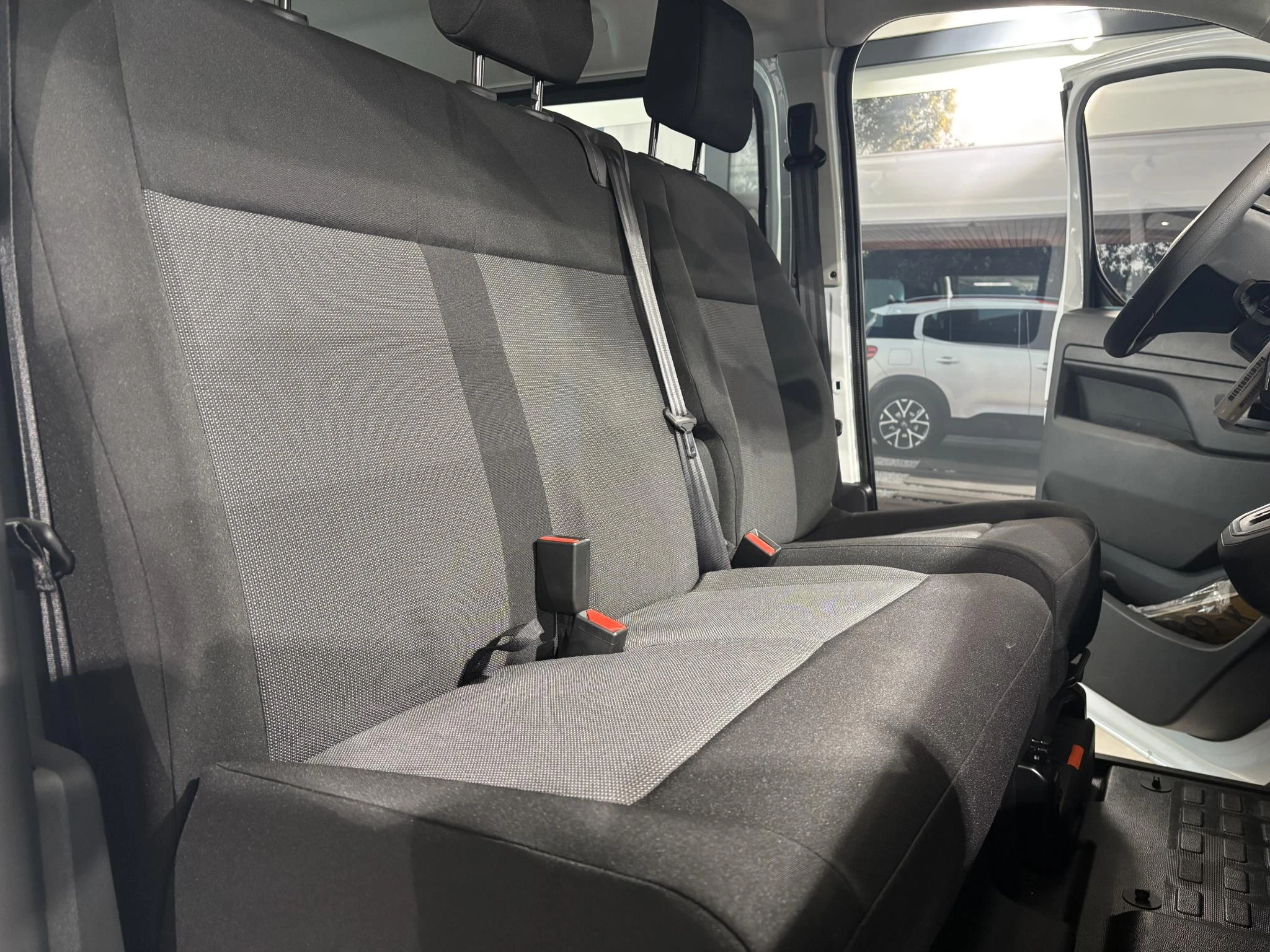 Citroën-ë-Jumpy-image-3