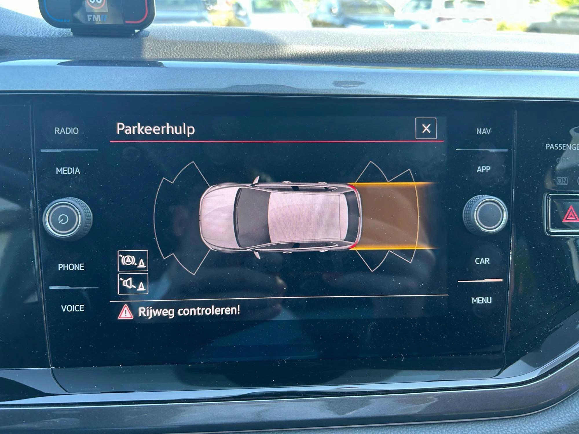 Volkswagen-Polo-image-13