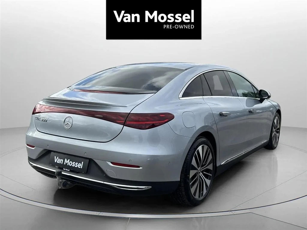Mercedes-Benz-EQE-image-4